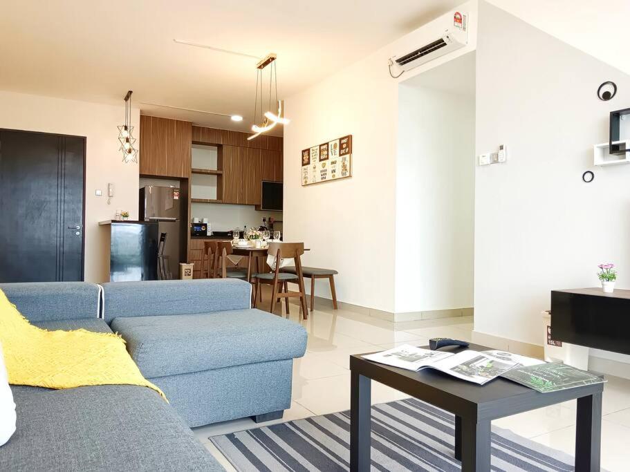 Twin Danga, Near CIQ 3BR 9PAX, Perling-Woodlands Sea view,Hint