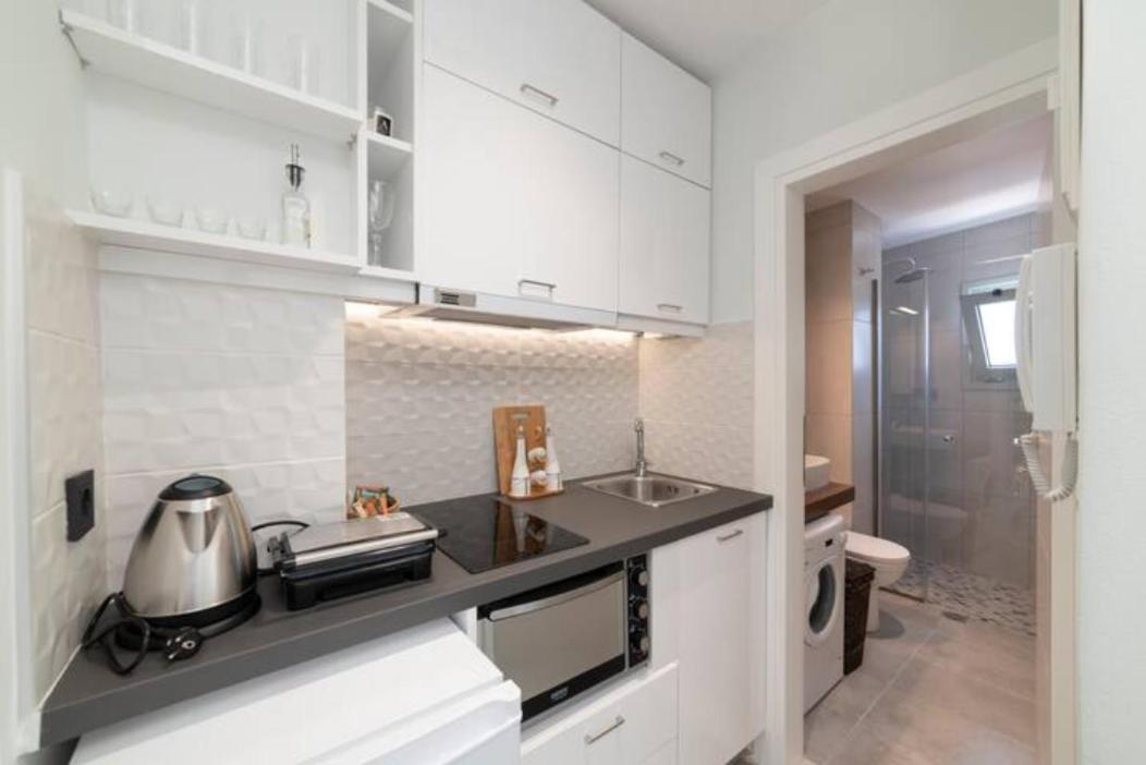 THALIA LAKE VIEW APARTMENT view 4