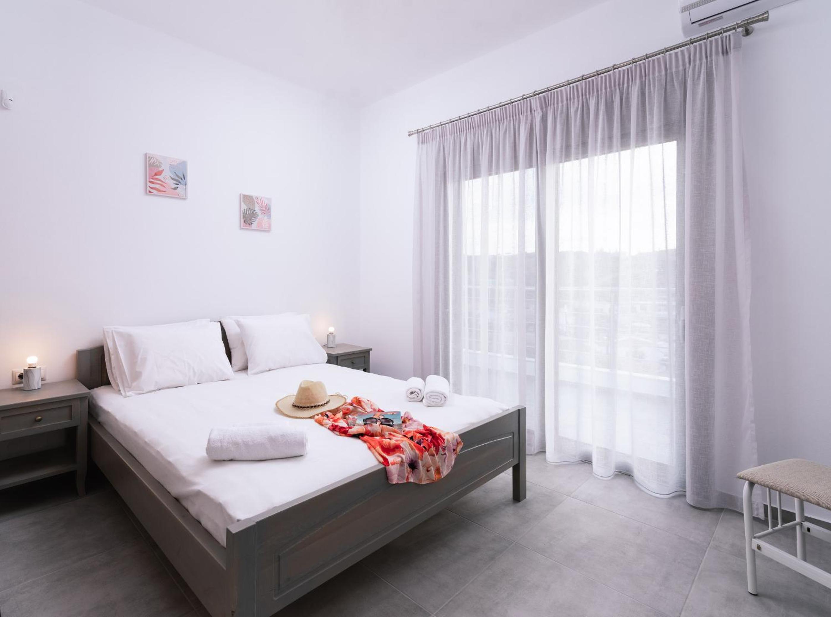 Lychnos apartments