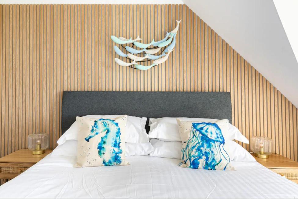 5 mins from the Eden Project Baybreeze Holiday Apartment, Sea Views, Super Kingsize Beds view 3
