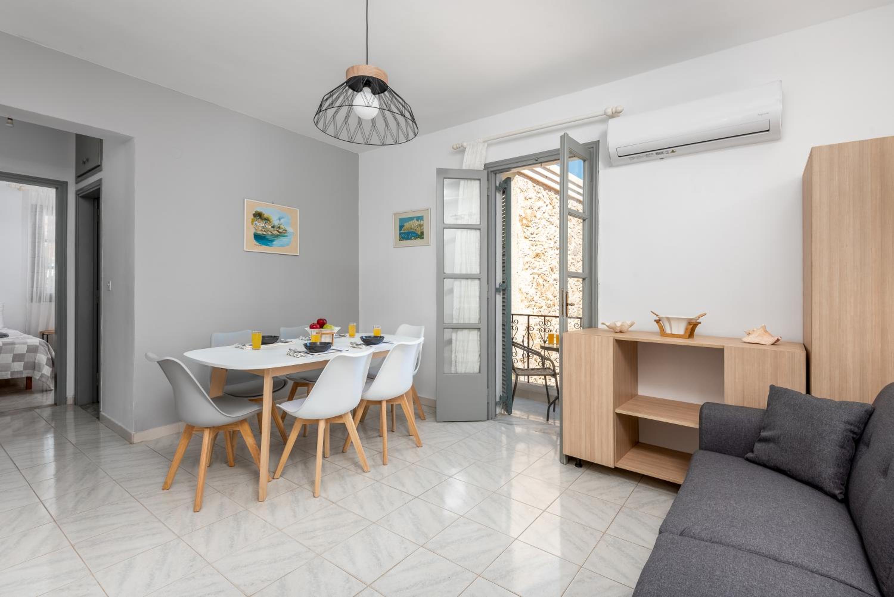 FOURLANOU HOUSE