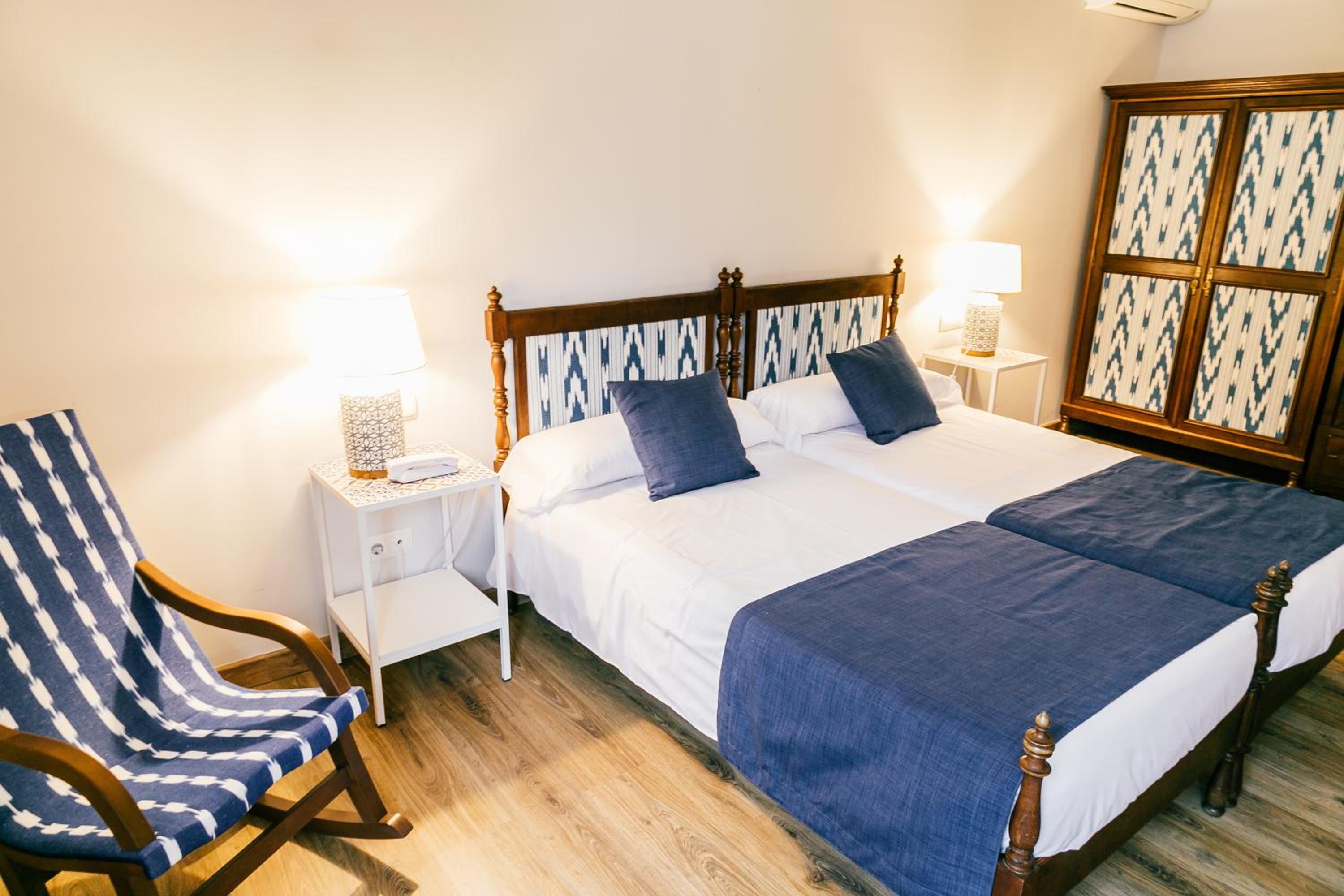 Hotel El Guía en Sóller — hotel room