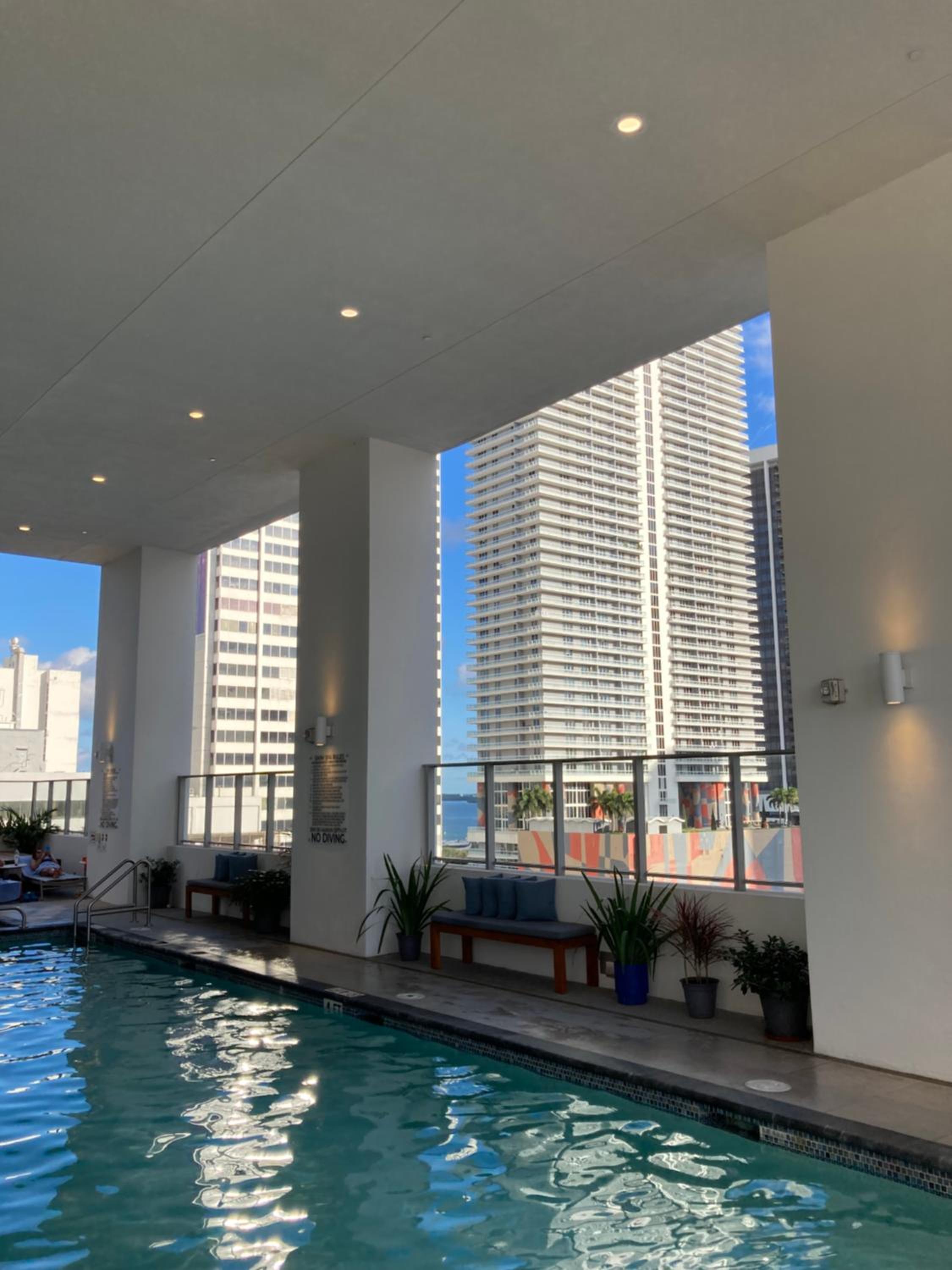 Brand NEW modern 1 bedroom unit Downtown