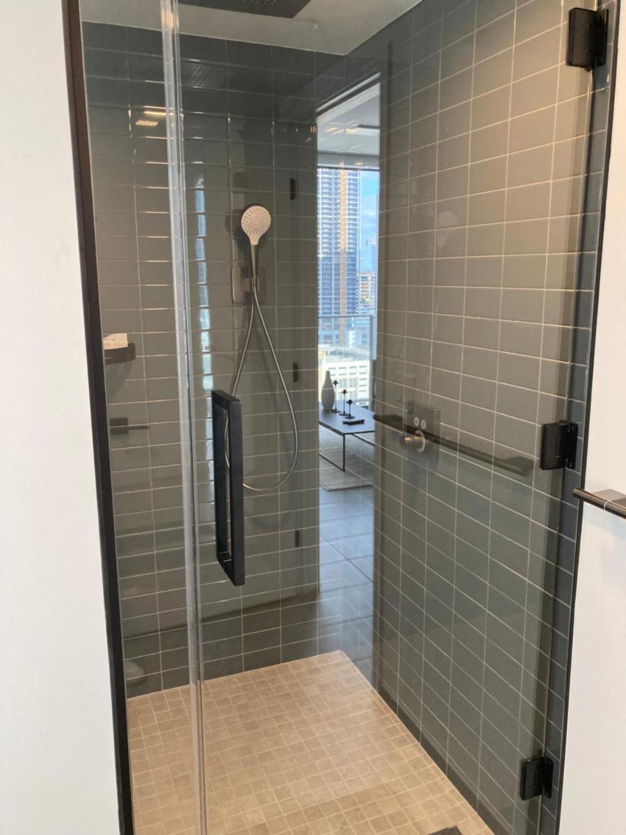 Brand NEW modern 1 bedroom unit Downtown