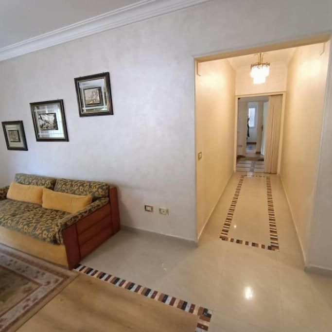 Lovely furnished 2-bedroom apartment with balcony