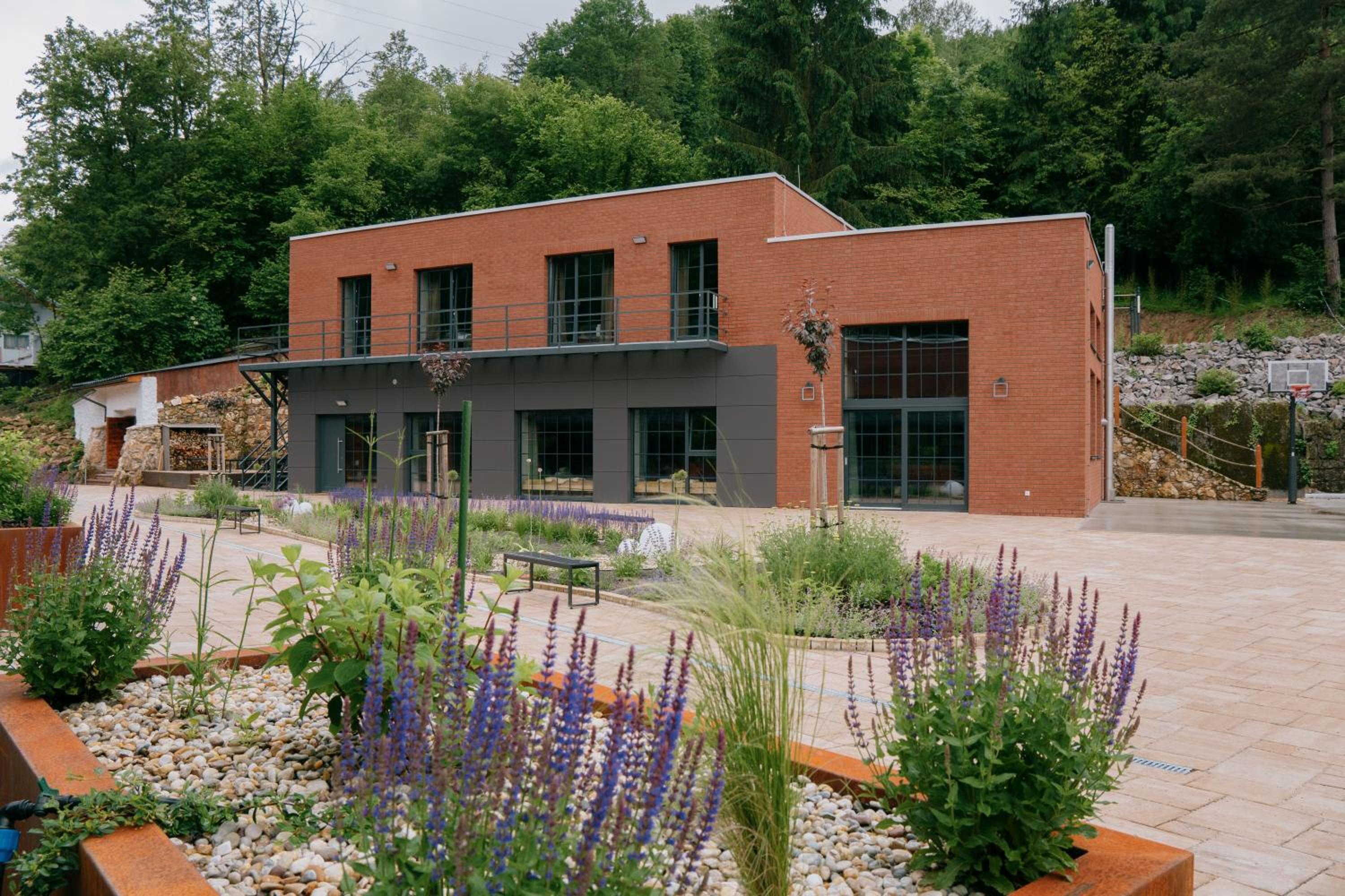 vila FABRIKA view 3