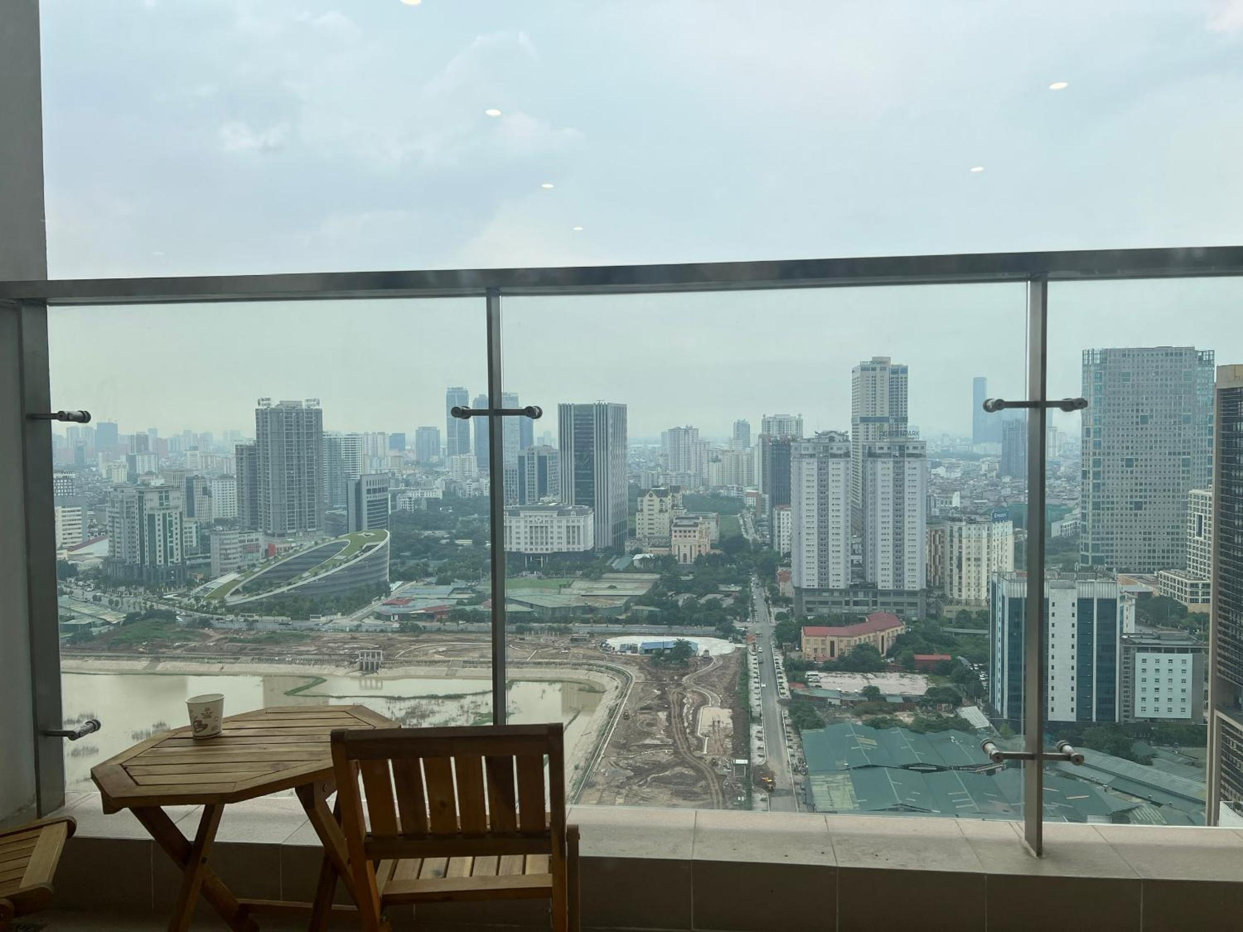 Vinhomes Skylake next to Keangnam Landmark