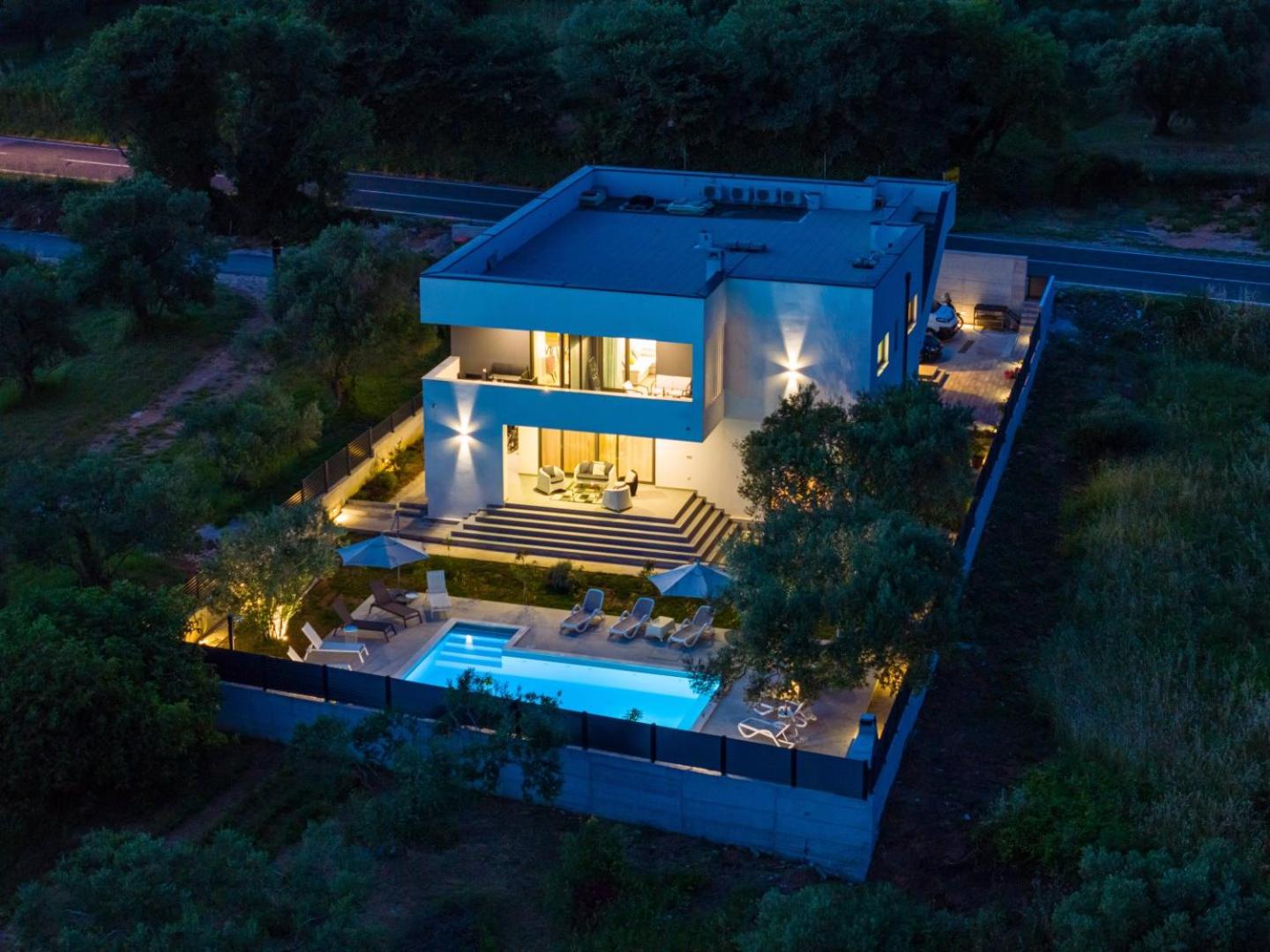 CROWONDER Sun Dance Apartments with Heated Swimming Pool Seaview and Garden view 5