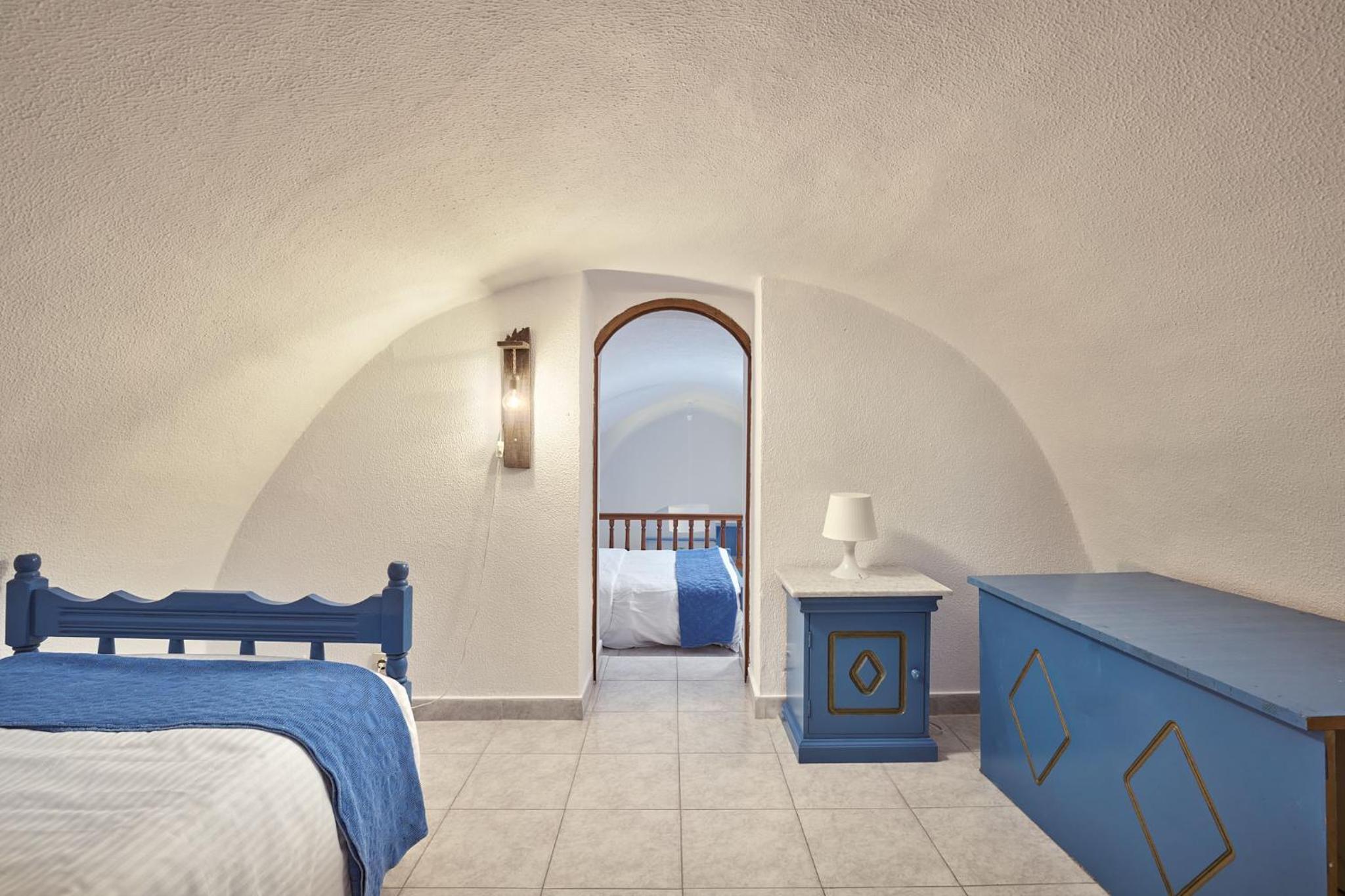 Amphitheater Cave Houses
