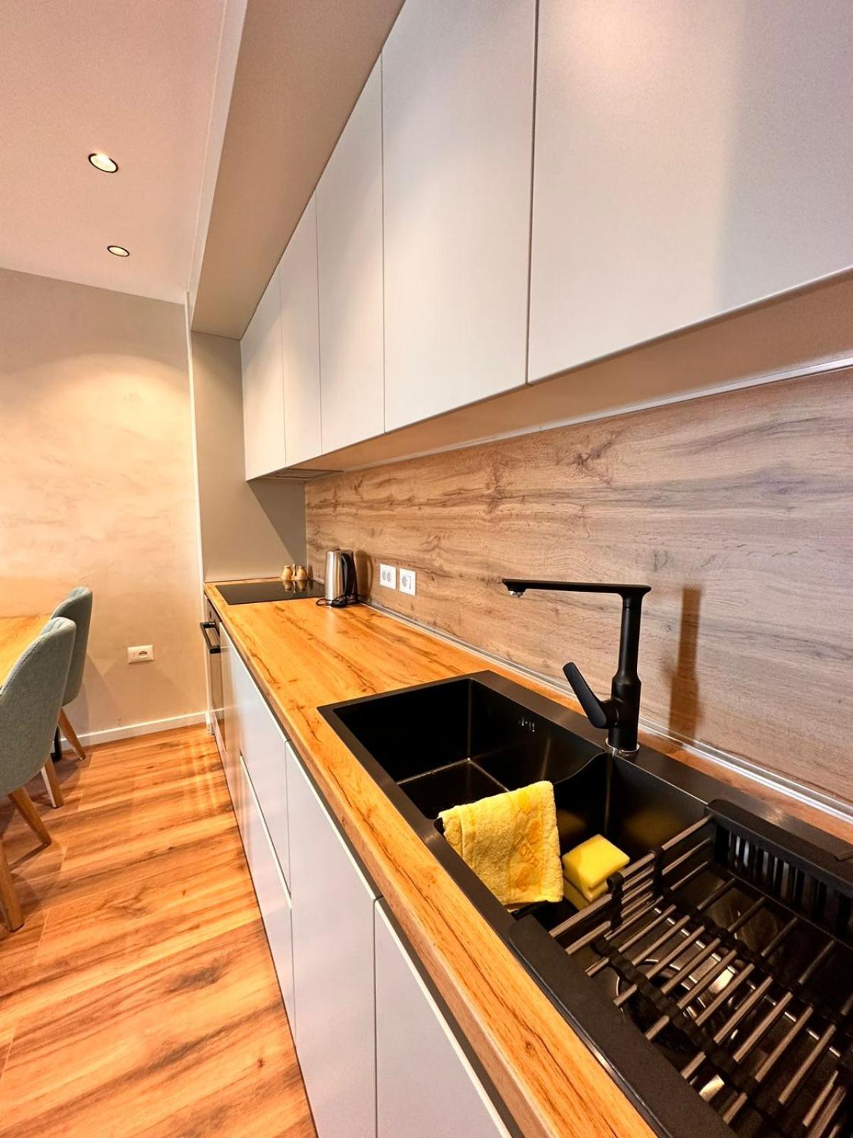 ERG APARTMENTS