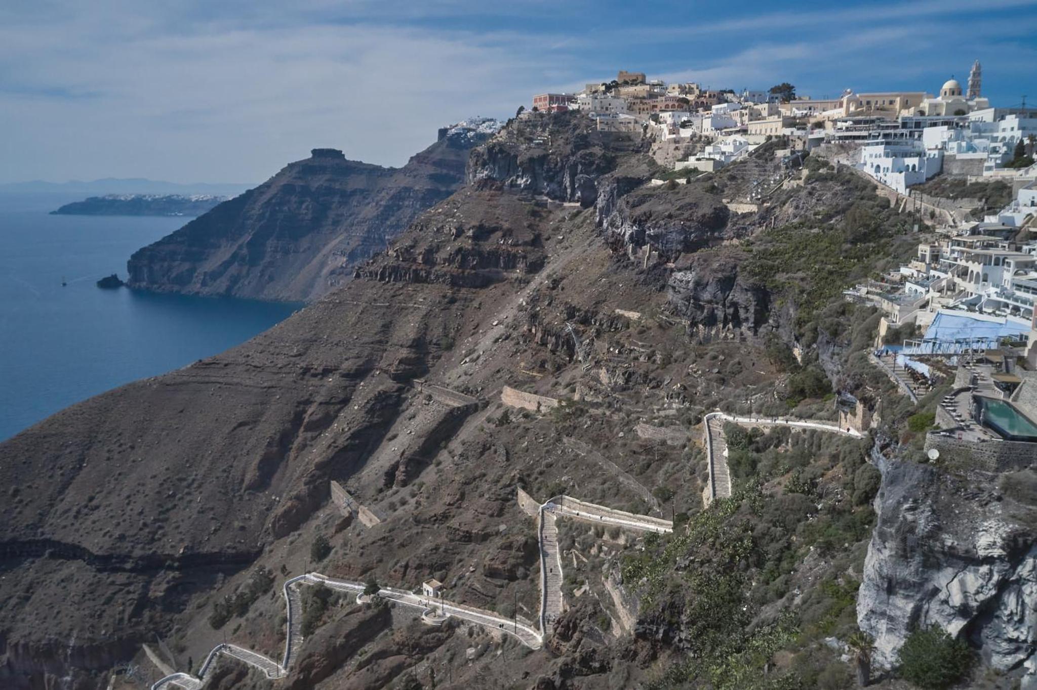 Amphitheater Cave Houses