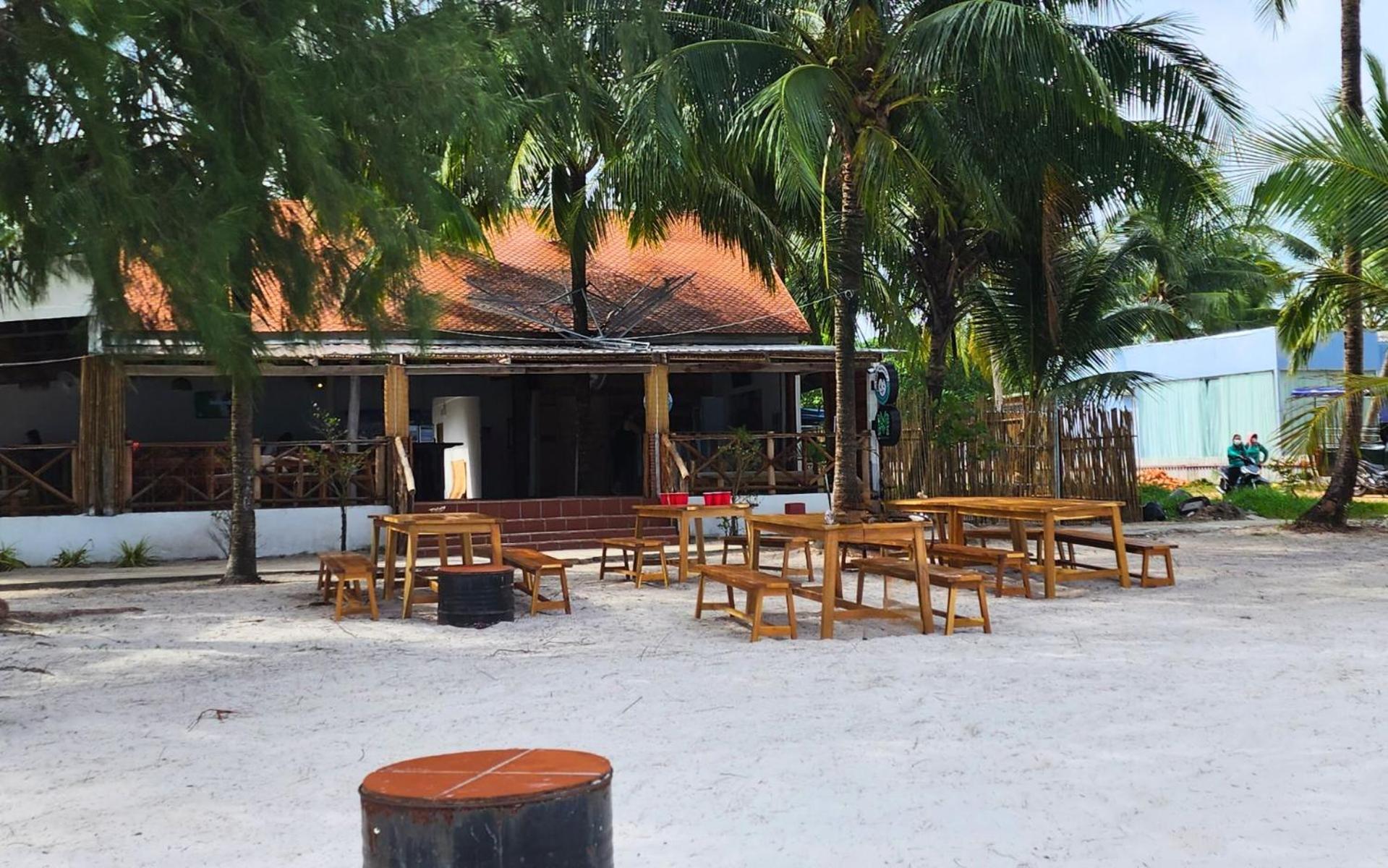 Mad Monkey Koh Rong