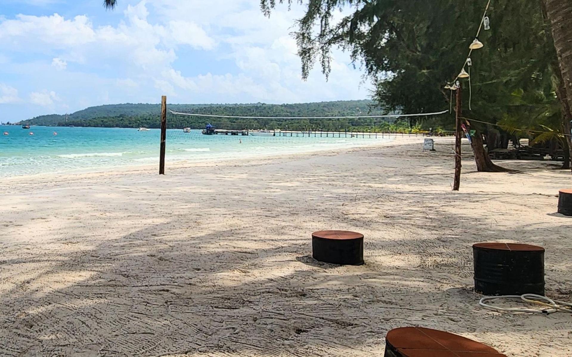 Mad Monkey Koh Rong