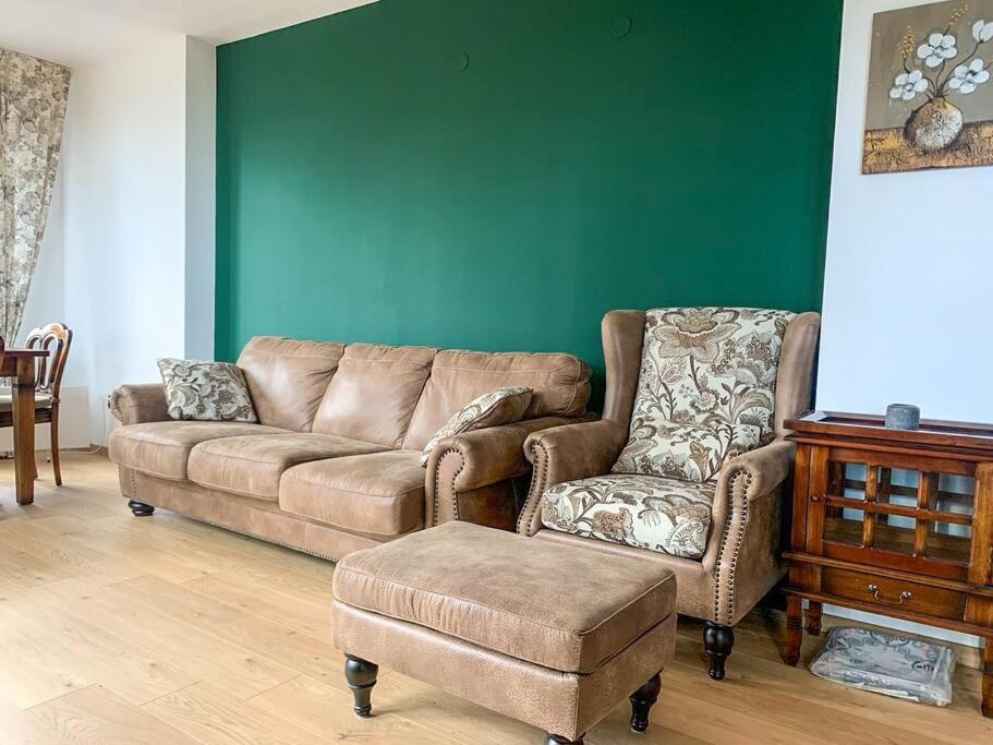 2 bedroom