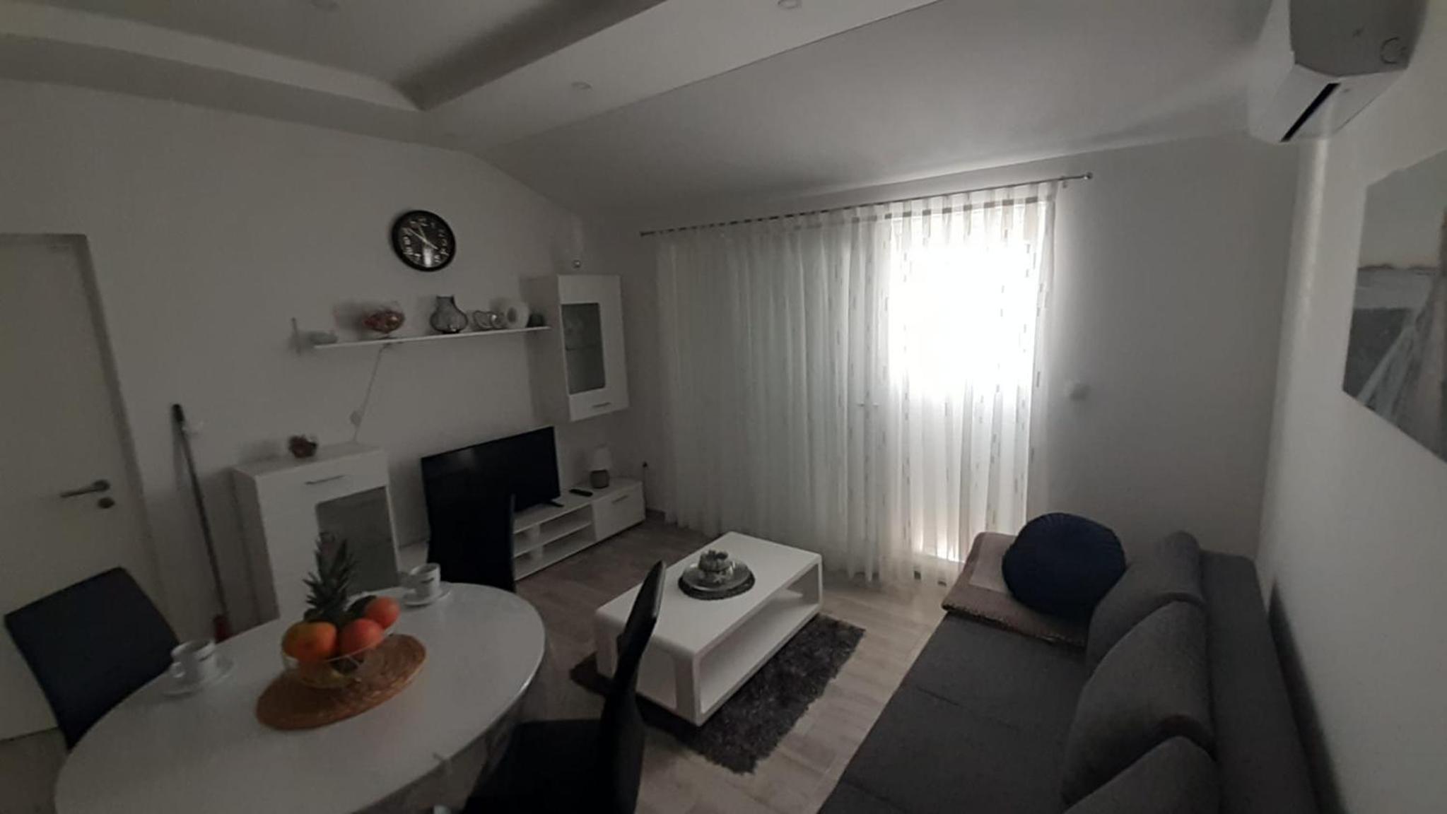 Apartmani Lucija