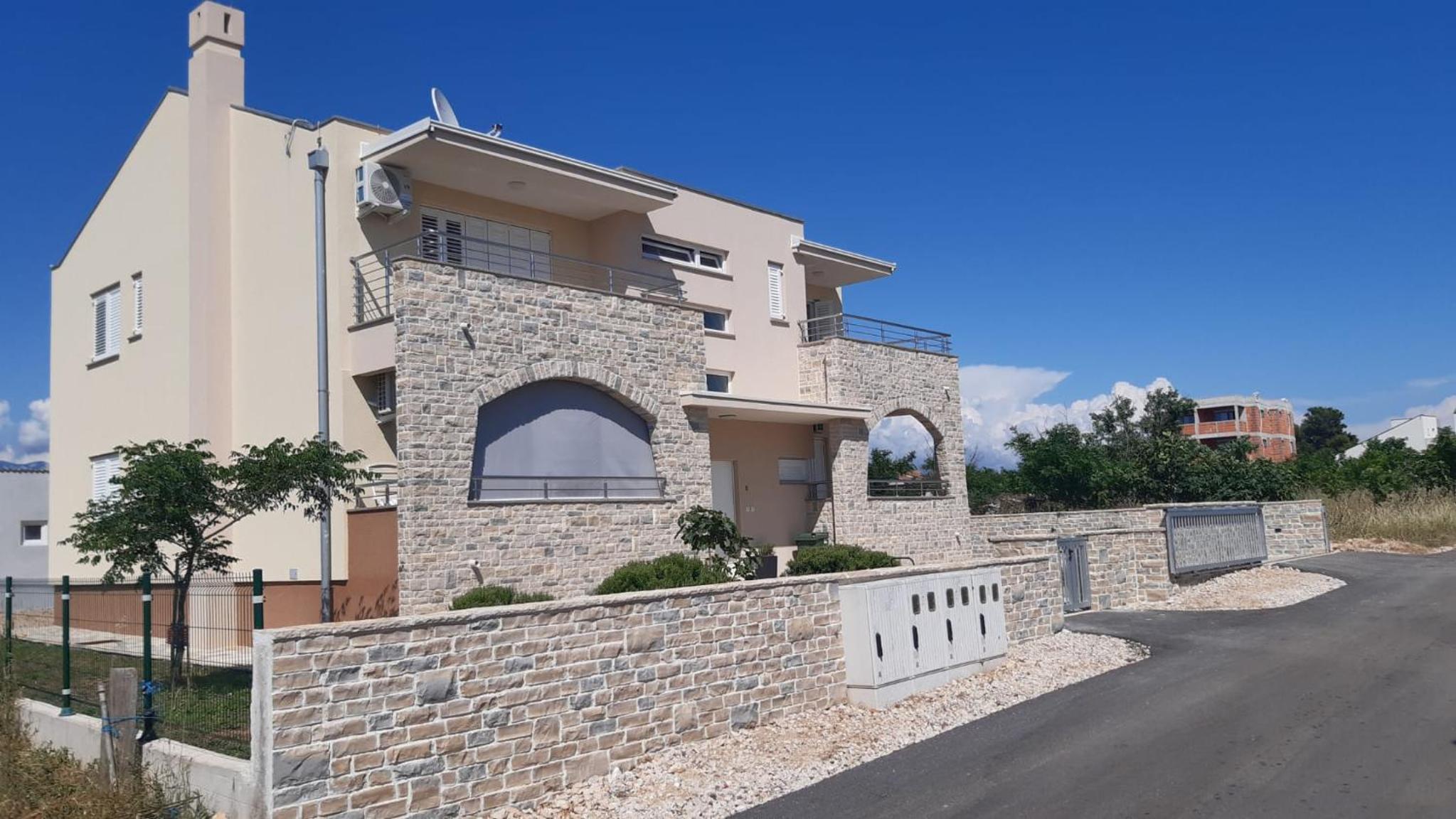 Apartmani Lucija
