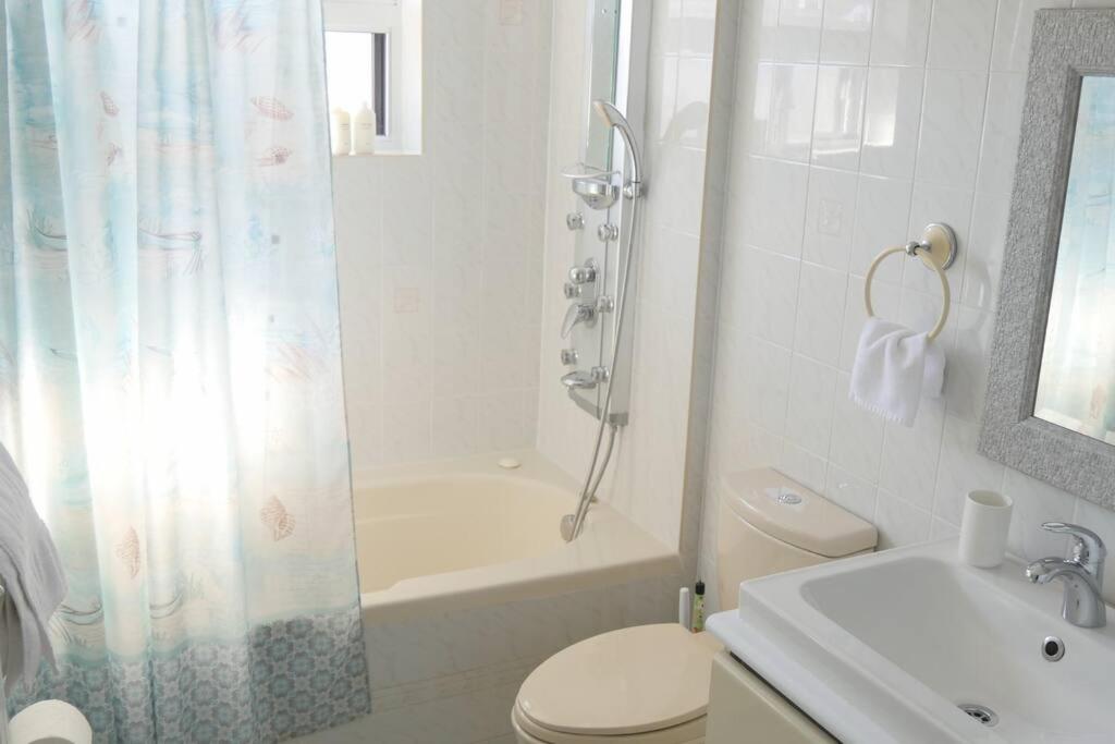 Richview Gardens Suite, 3-bdr