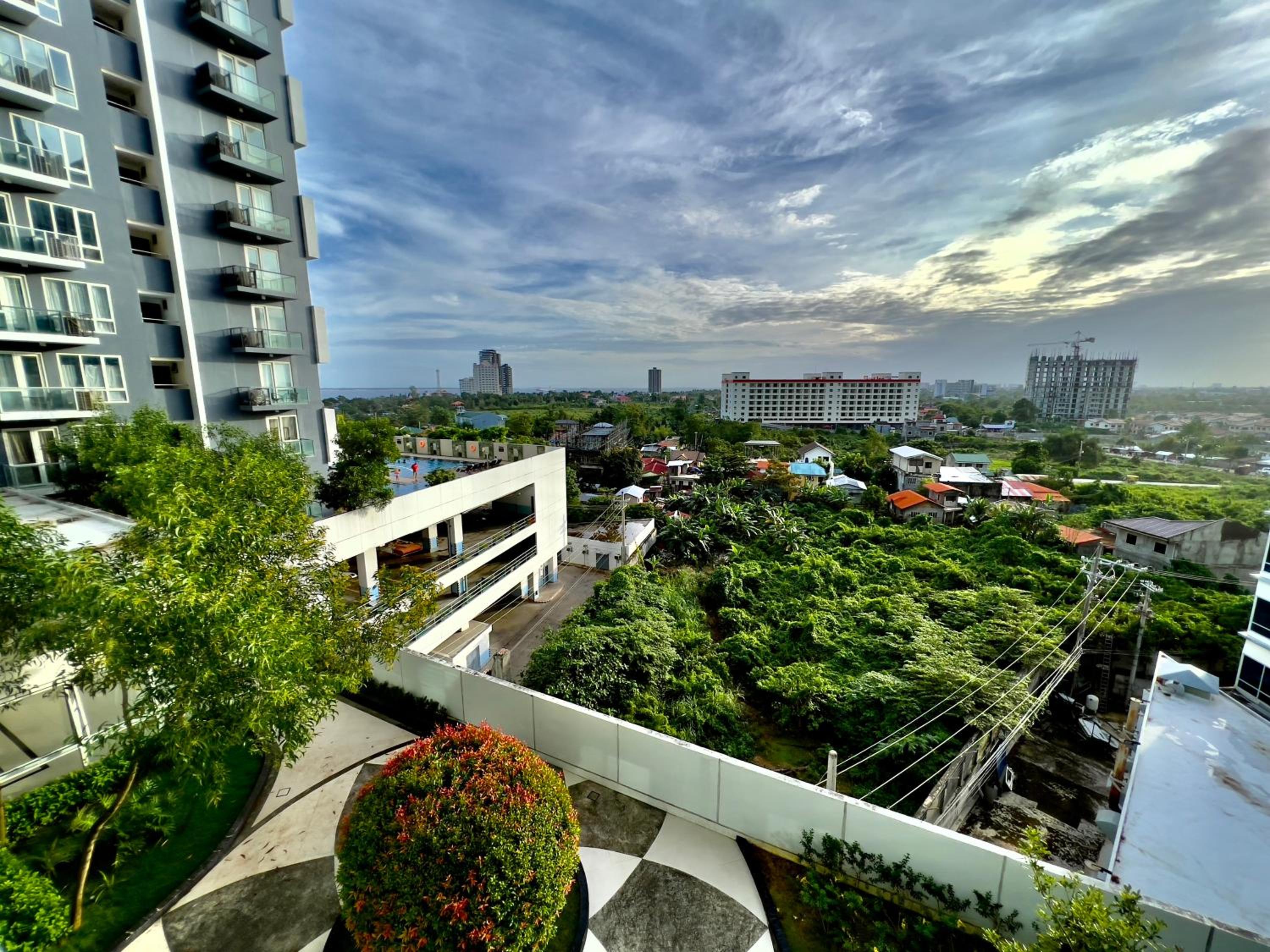 1br Apartments Mactan New Town free Pool 10 min to the Beach near Airport Ocean view view 3