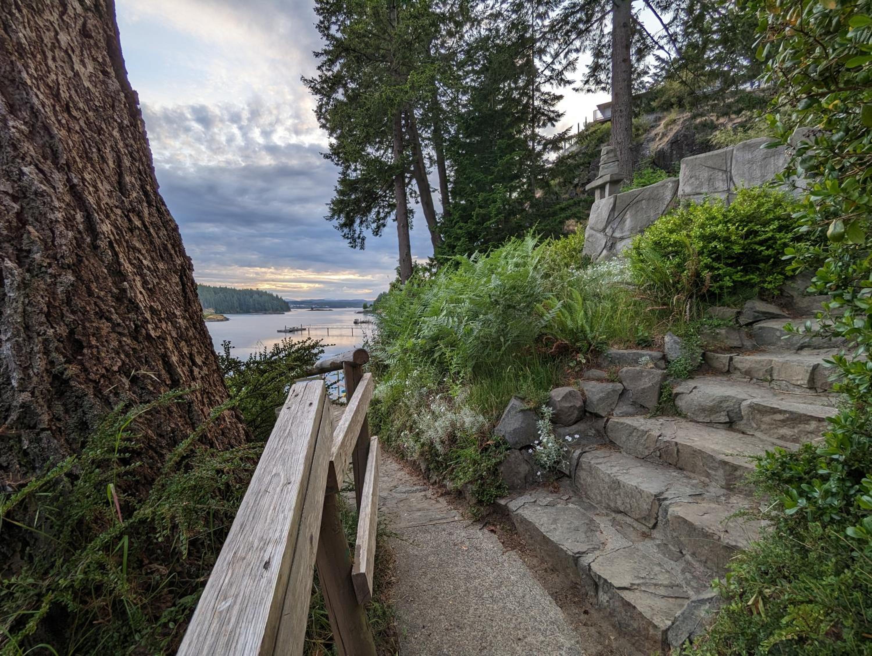 Jade Resort-Oceanfront Suites in Gowlland Harbour