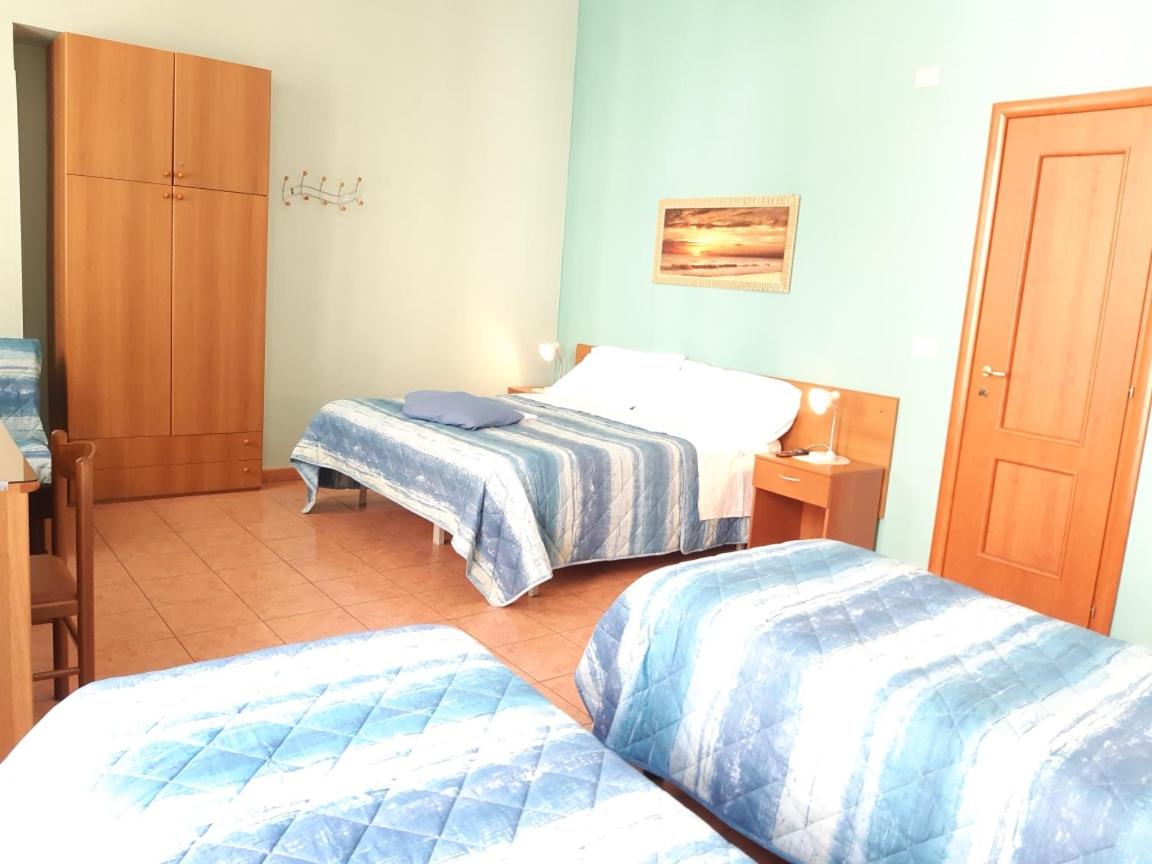 Torino central-- rooms and Apartments - Alba view 4