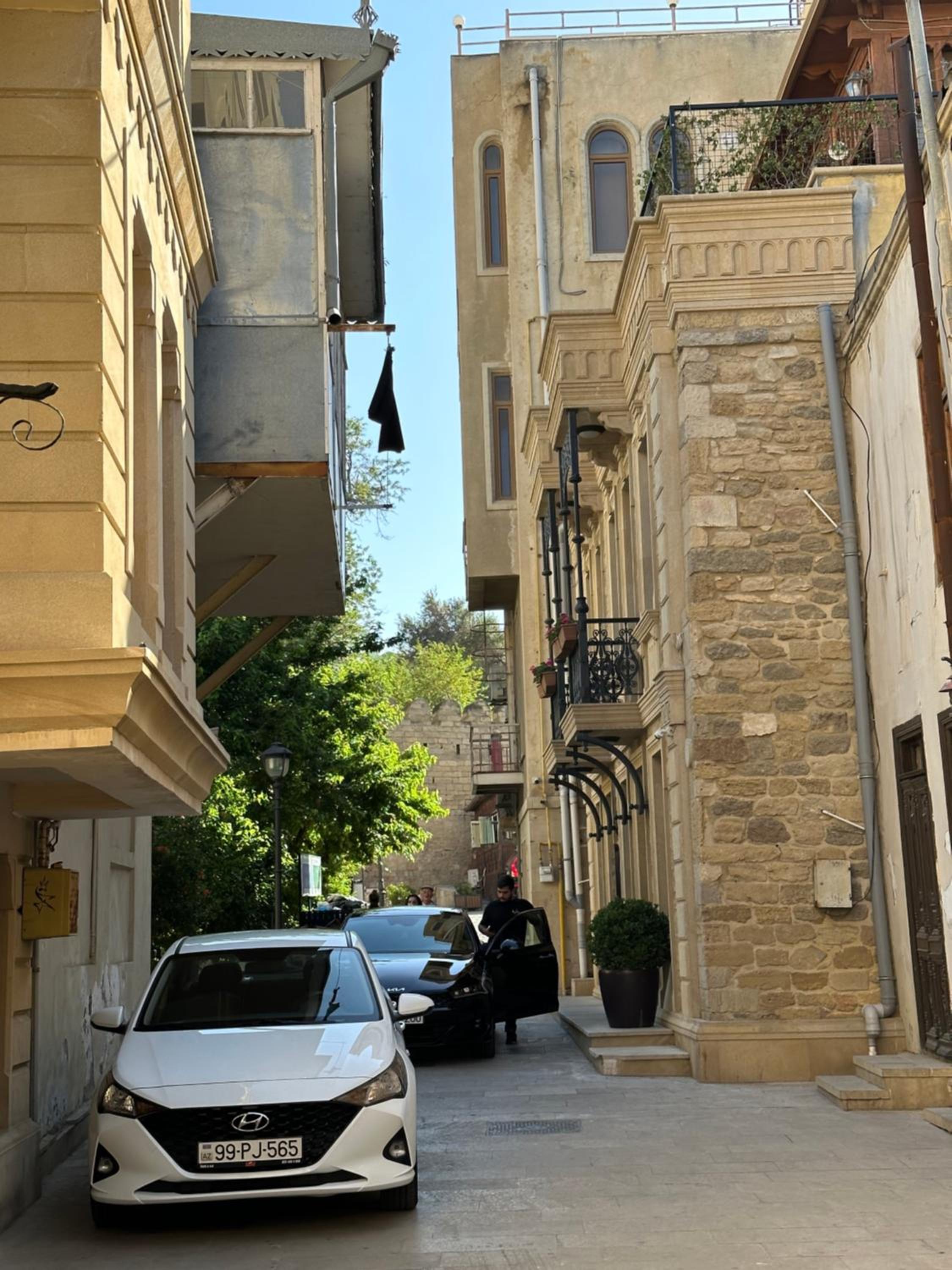 Etnic apartment near Maiden tower center of Baku