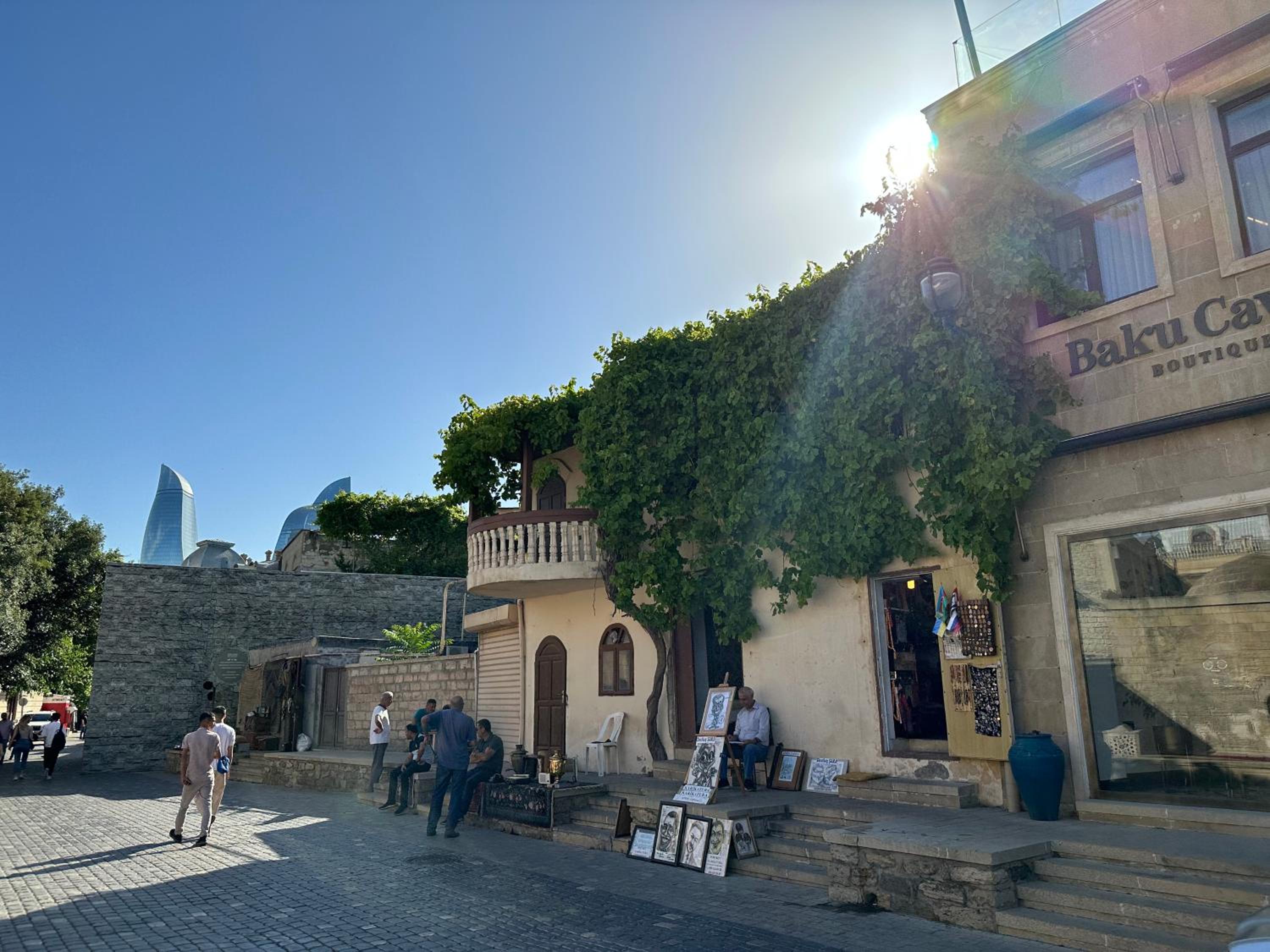 Etnic apartment near Maiden tower center of Baku