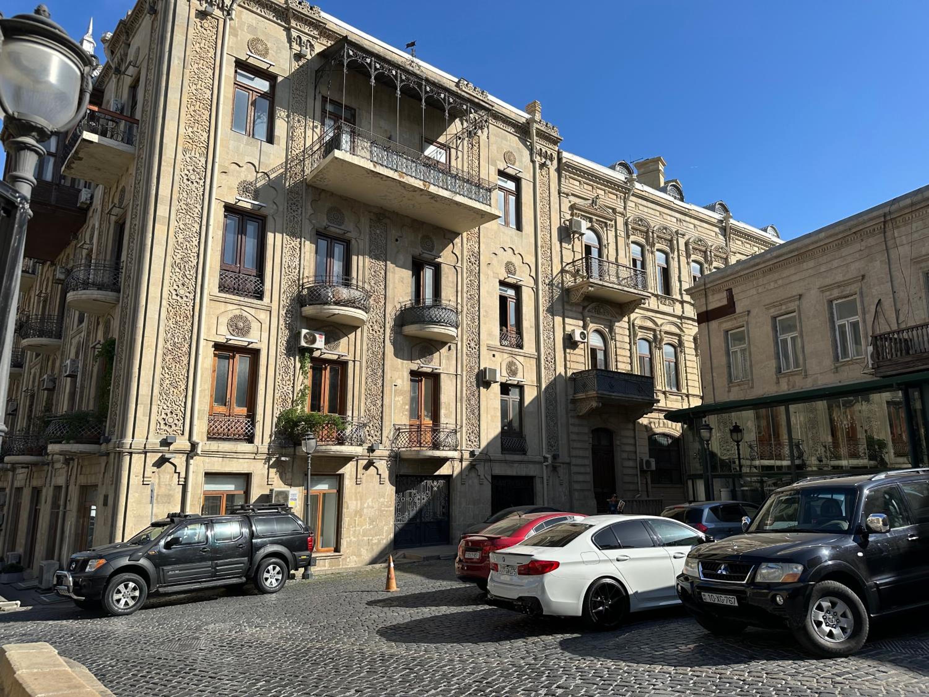 Etnic apartment near Maiden tower center of Baku