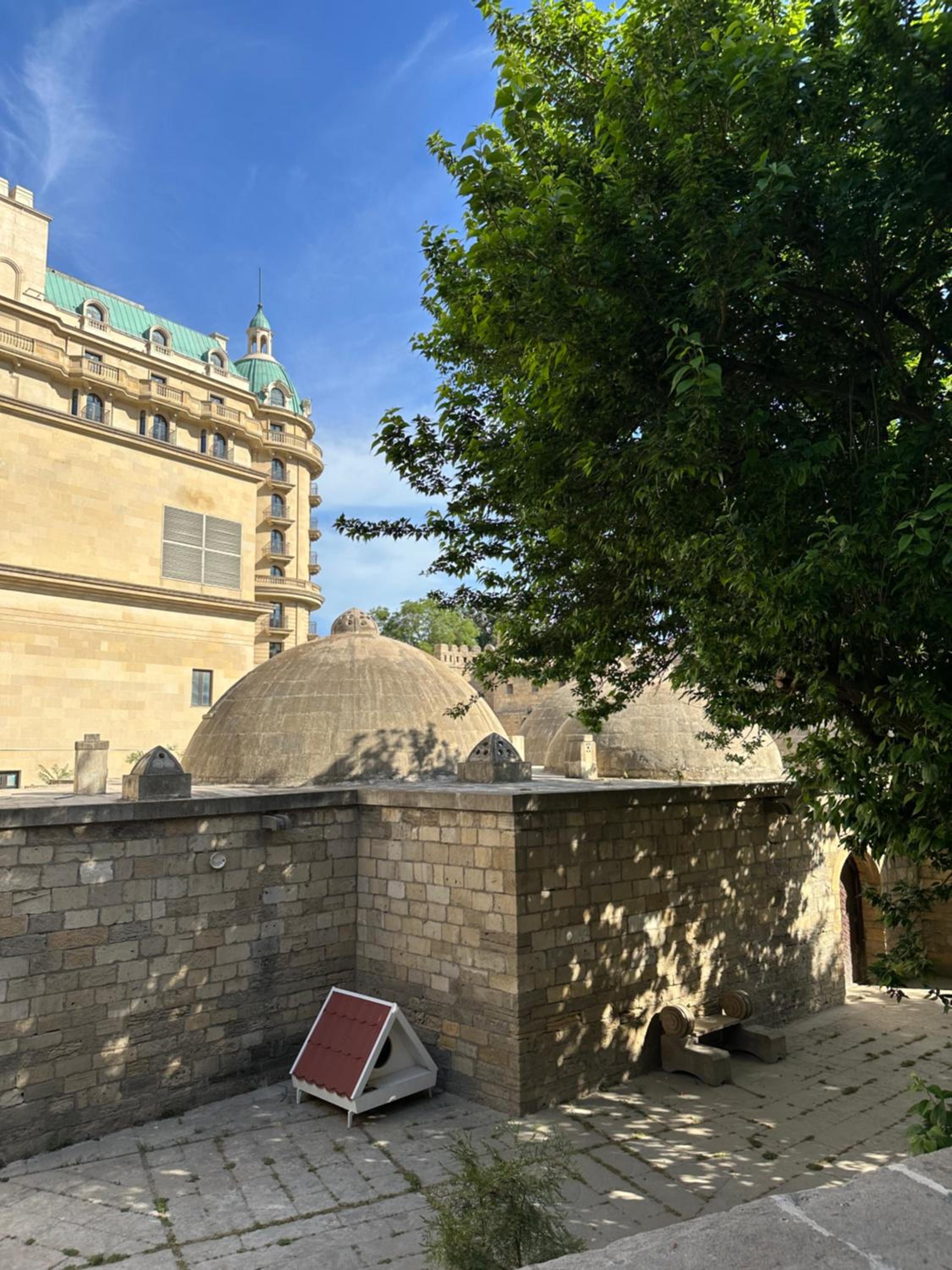 Etnic apartment near Maiden tower center of Baku