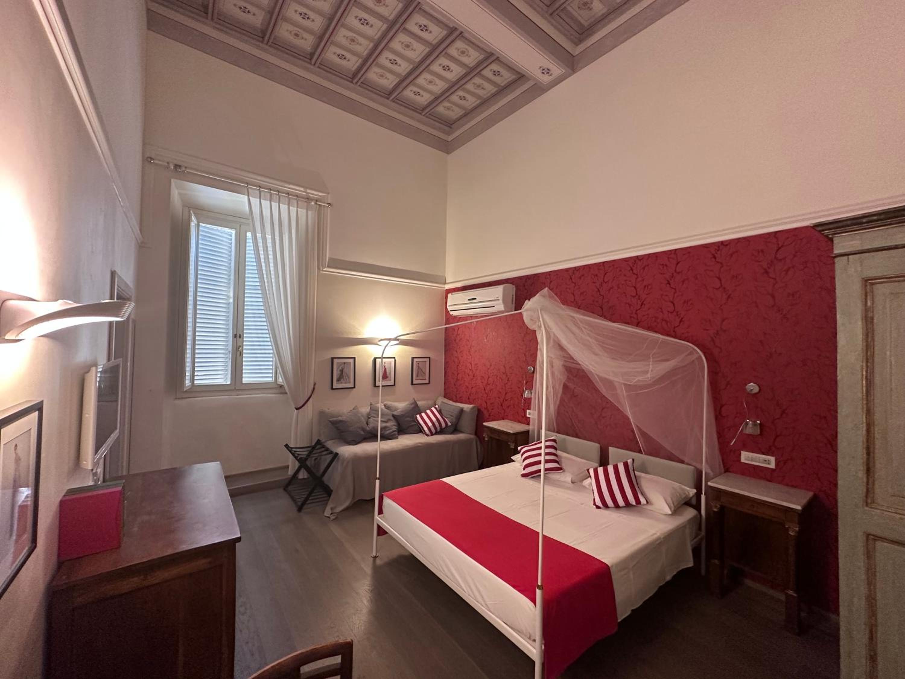 NEW! BELLISSIMO PalazzoFranchi Pantheon