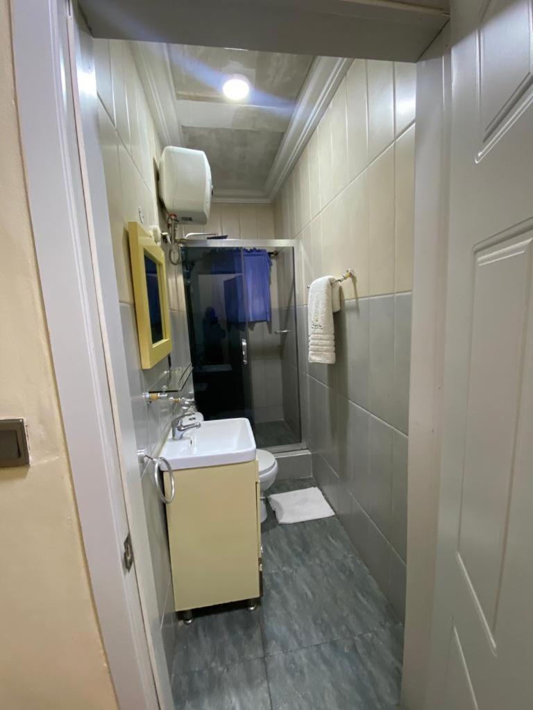 Apartment D (Deluxe One Bedroom Apartment) view 2