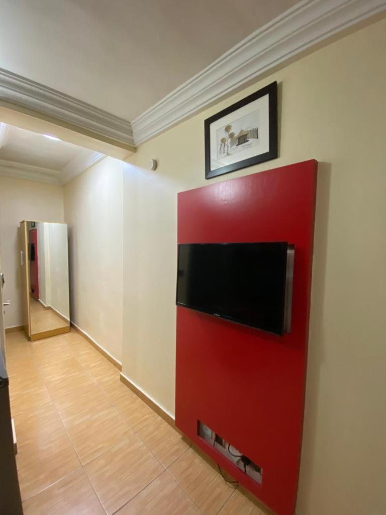 Apartment D (Deluxe One Bedroom Apartment) view 4