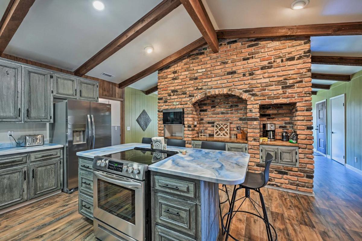5br! Smokey Mountains! Hot Tub, Game Room view 2