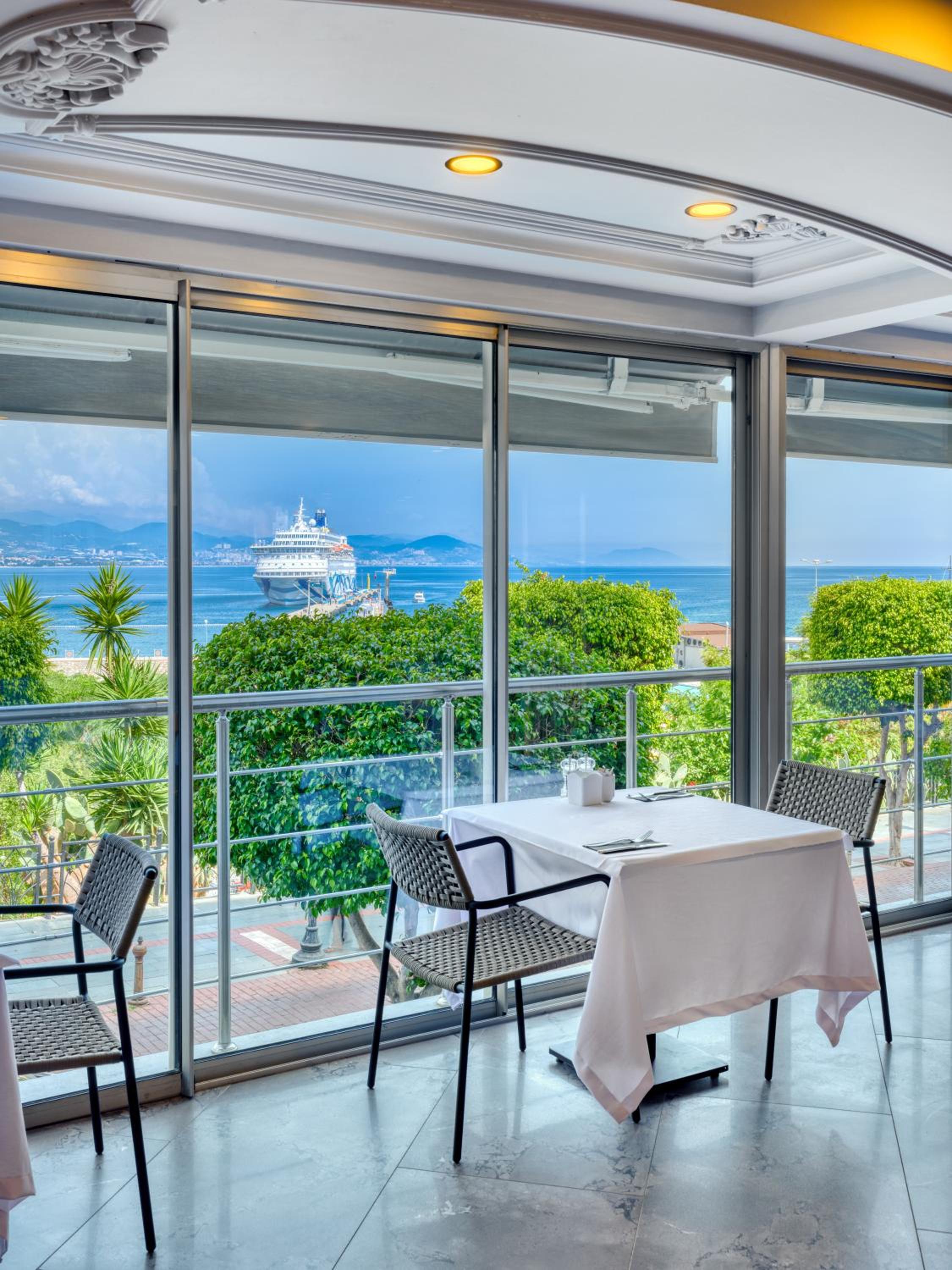 Numa Port Hotel - Image 17