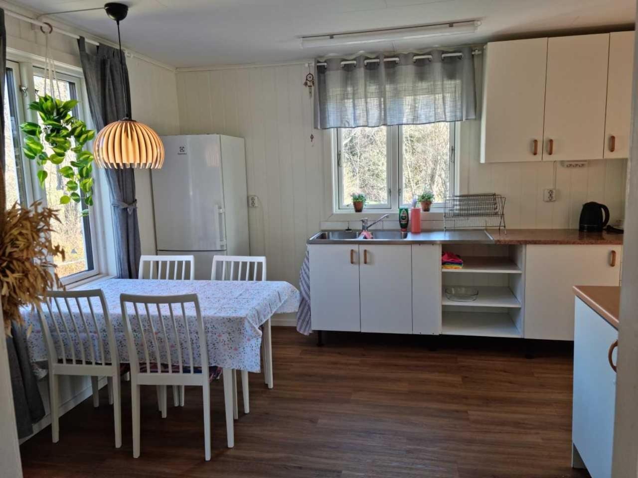 Charmigt hus på landet nära till bad view 5