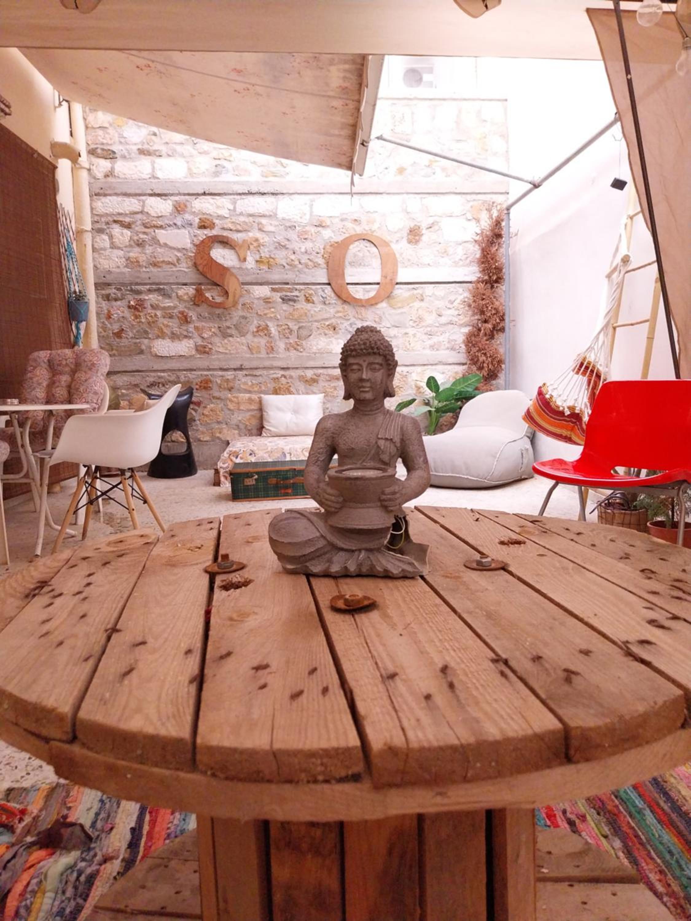 Acropolis Living room photo 5