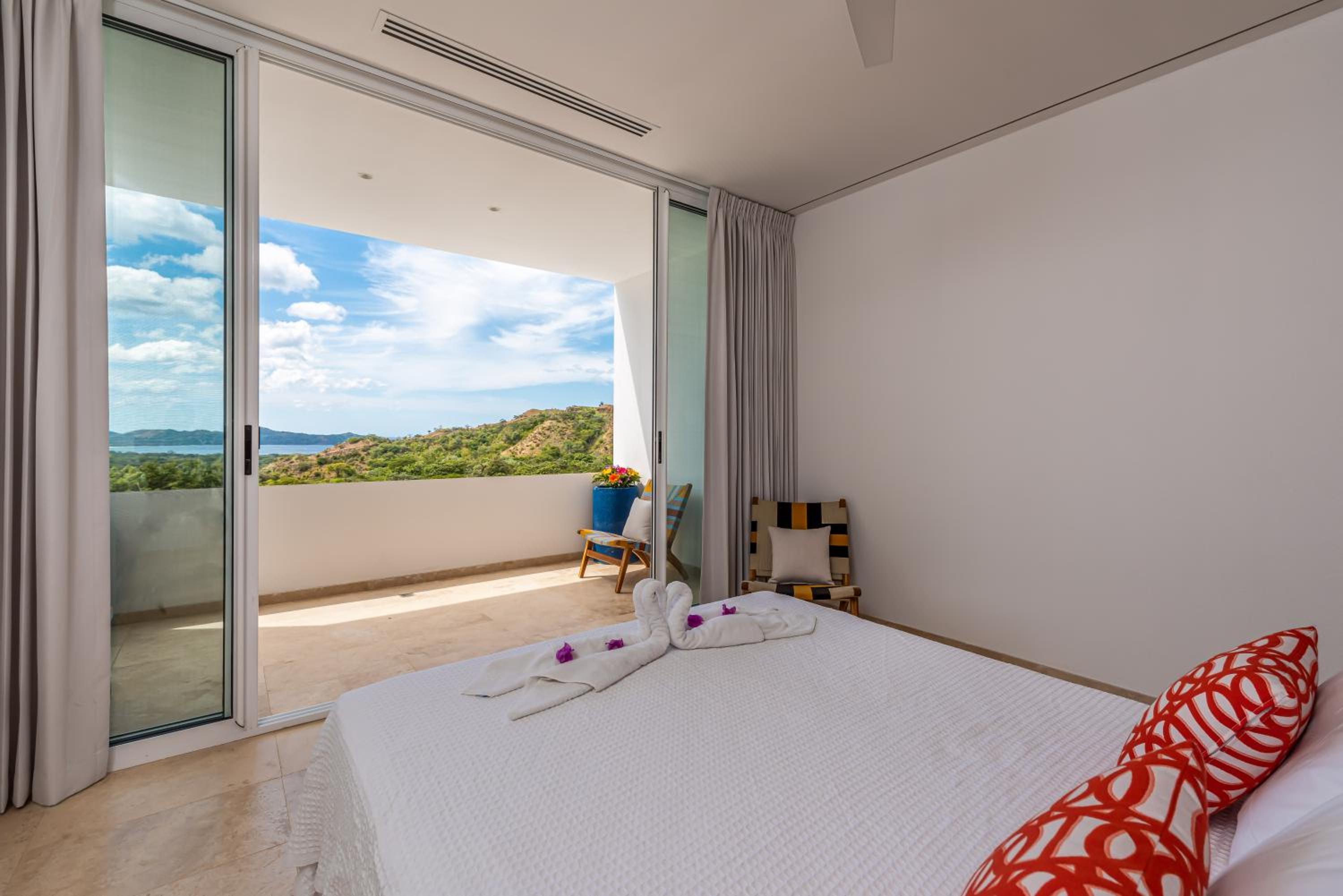 Beautiful Getaway 3BR House/ amazing ocean view