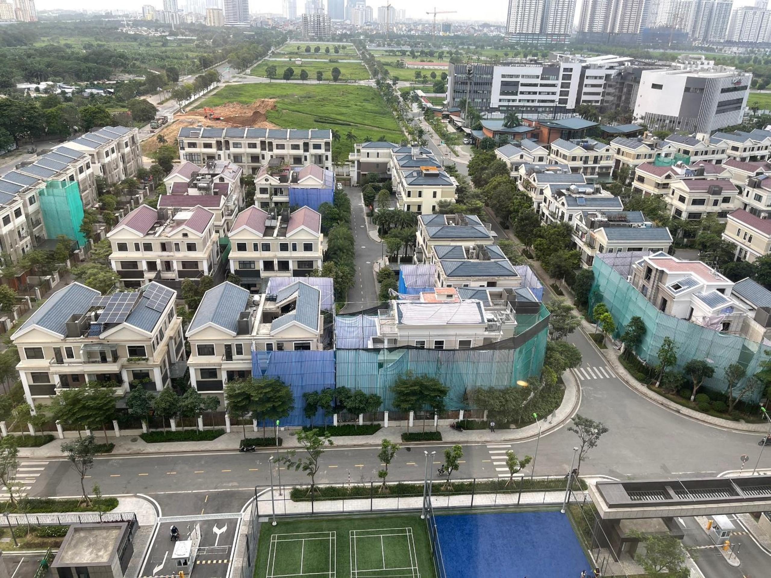 Daewoo Starlake Tay Ho Tay next to Korean Embassy