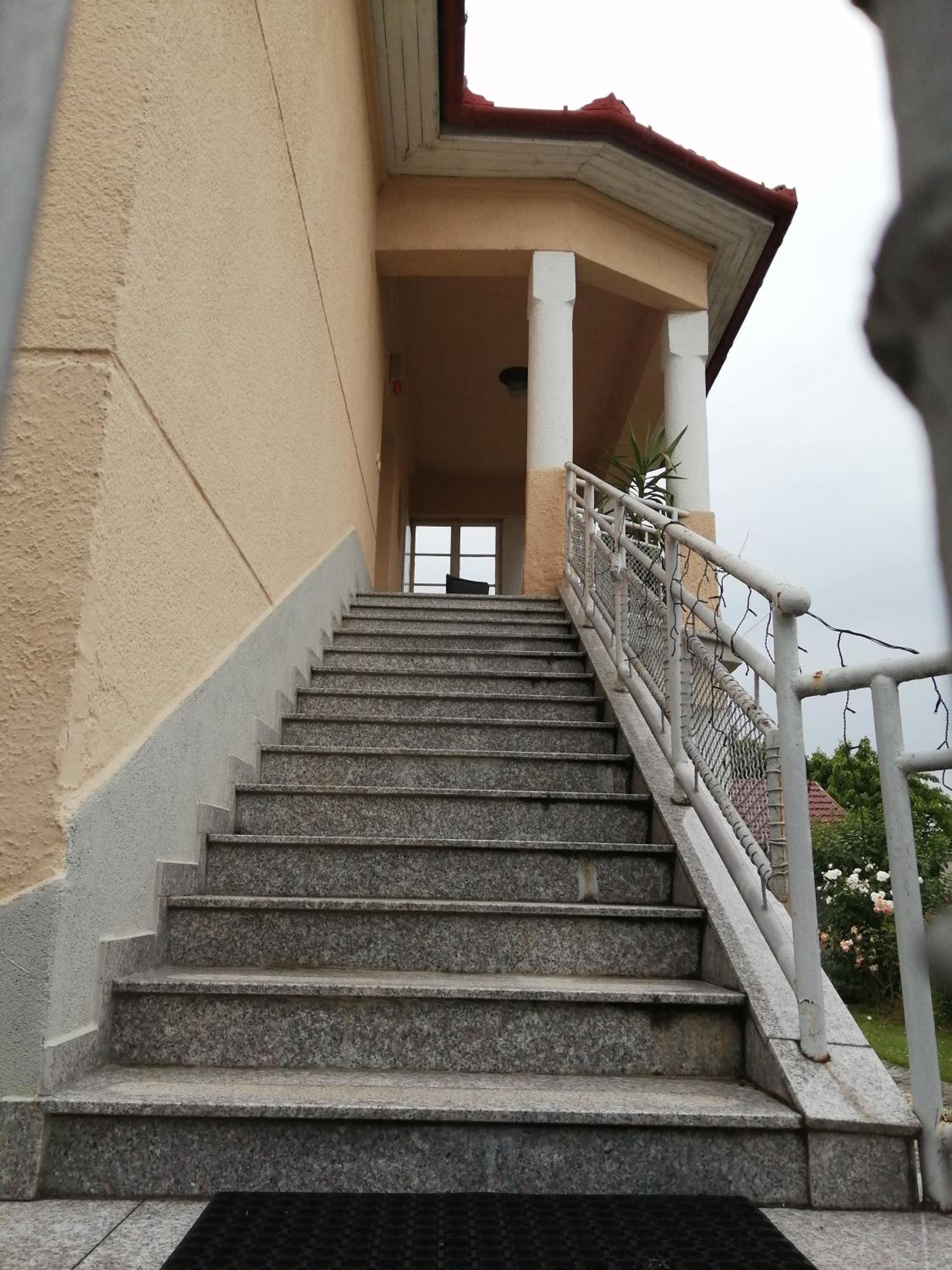 Karolina Apartman