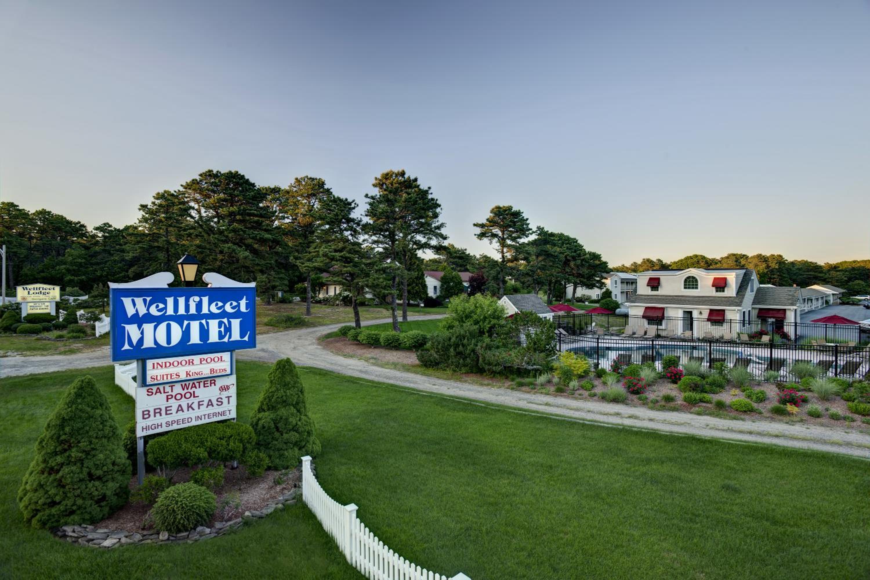 Provincetown Vacations - Wellfleet Motel  Lodge - Property Image 1