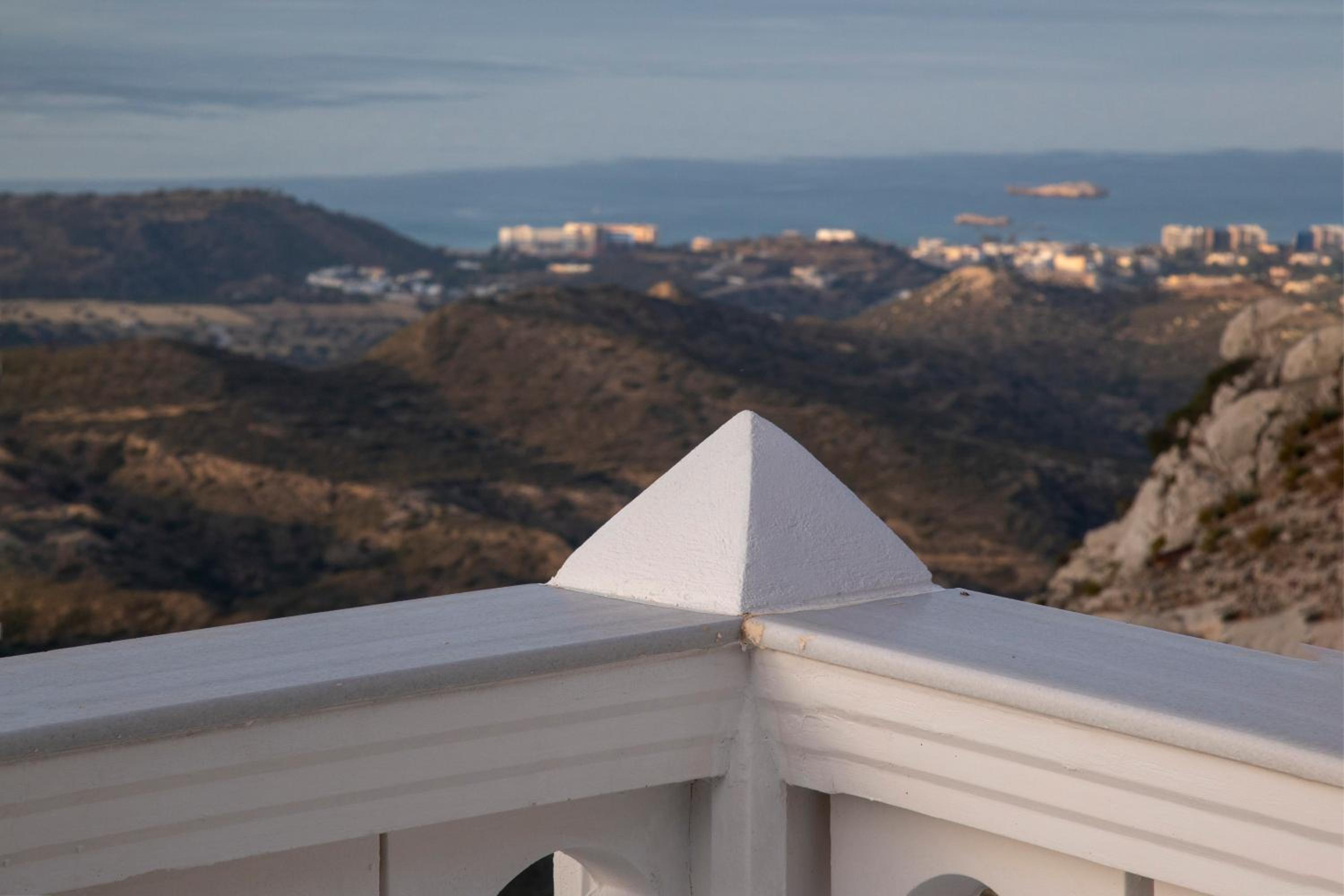 Thea Menetes photo 4