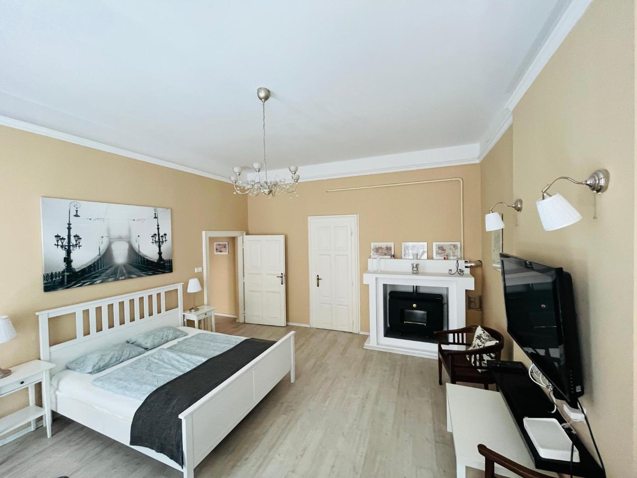 Academy Home - Elegant place next to the Parliament view 4