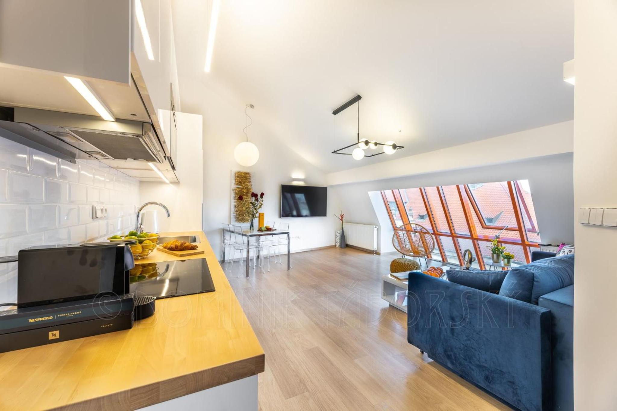 Exclusive Old Town Suites with City Views & AC by EasyBNB Premium