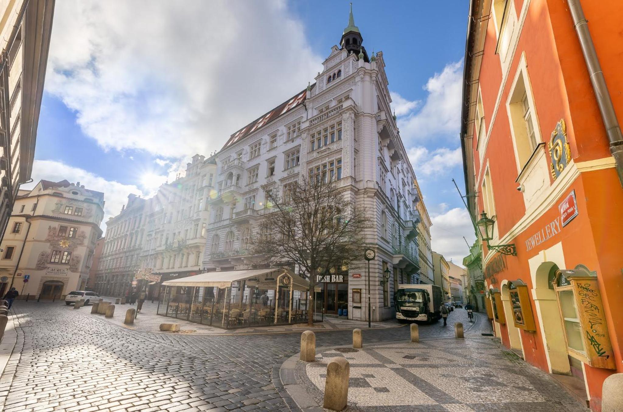 Exclusive Old Town Suites with City Views & AC by EasyBNB Premium