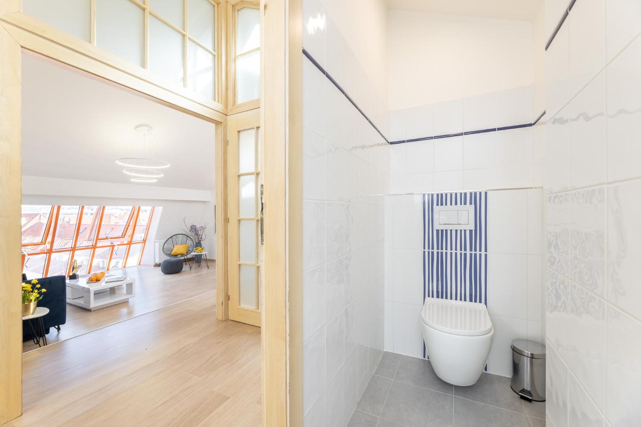 Exclusive Old Town Suites with City Views & AC by EasyBNB Premium