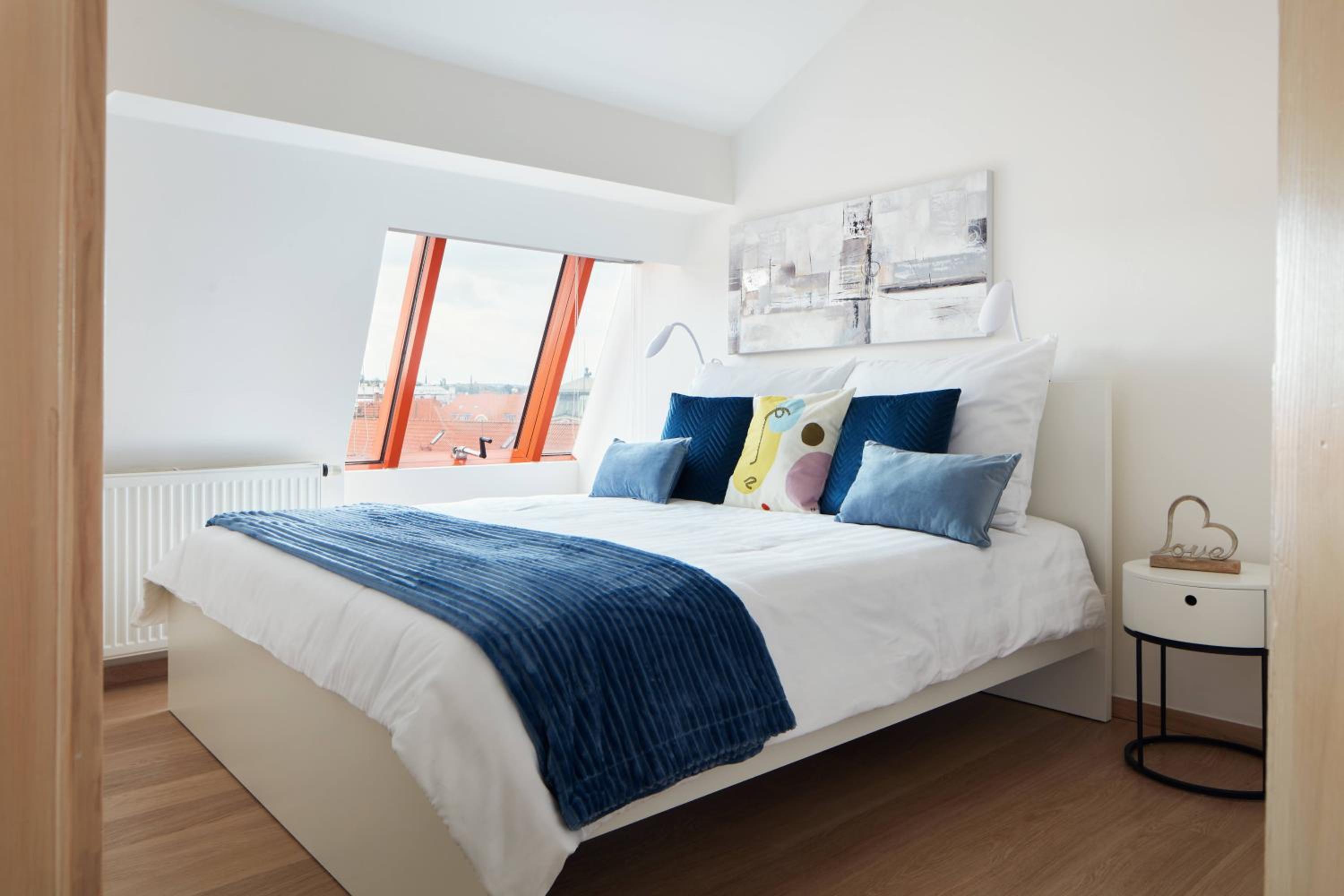 Exclusive Old Town Suites with City Views & AC by EasyBNB Premium