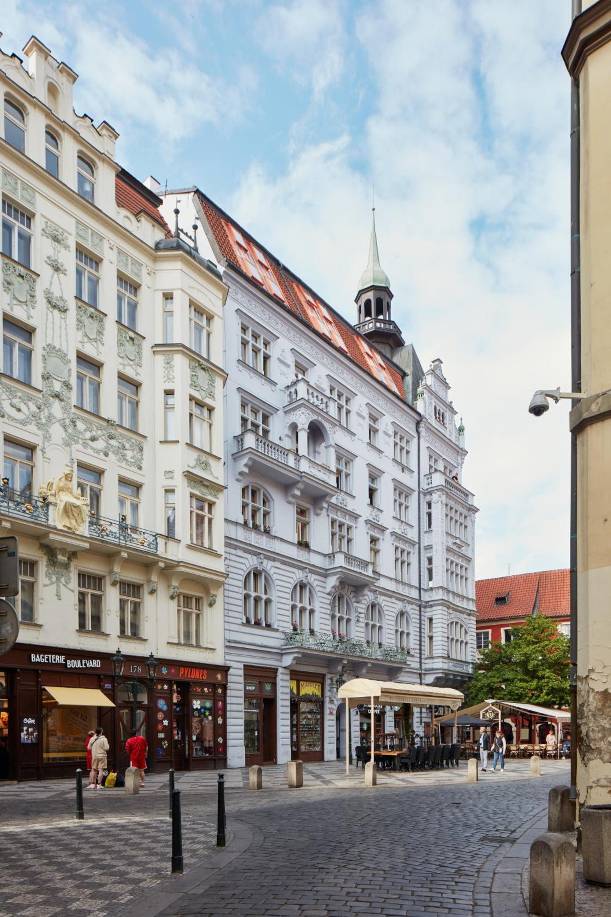 Exclusive Old Town Suites with City Views & AC by EasyBNB Premium