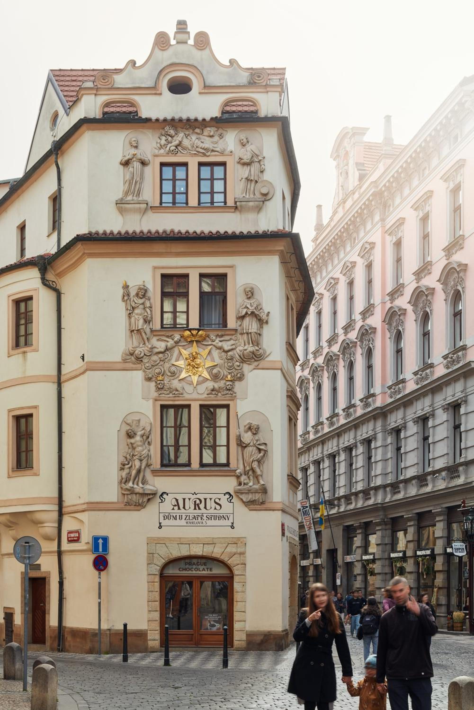Exclusive Old Town Suites with City Views & AC by EasyBNB Premium