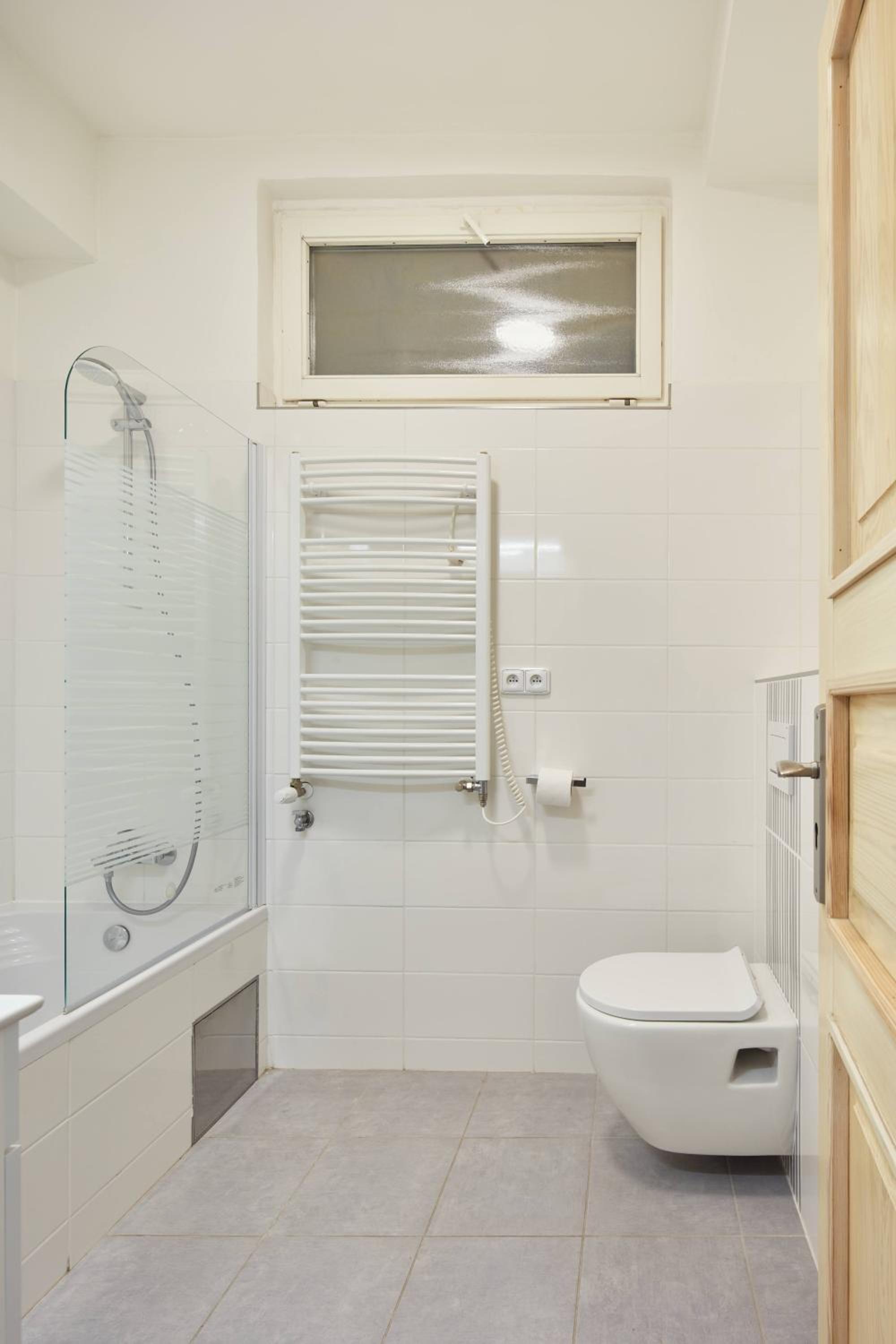 Exclusive Old Town Suites with City Views & AC by EasyBNB Premium