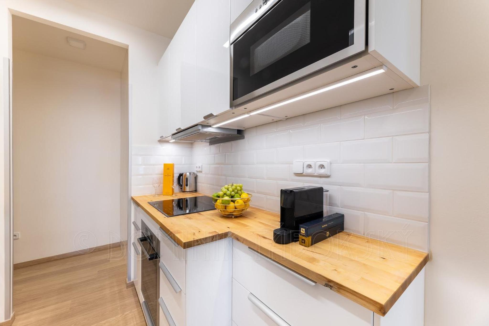 Exclusive Old Town Suites with City Views & AC by EasyBNB Premium