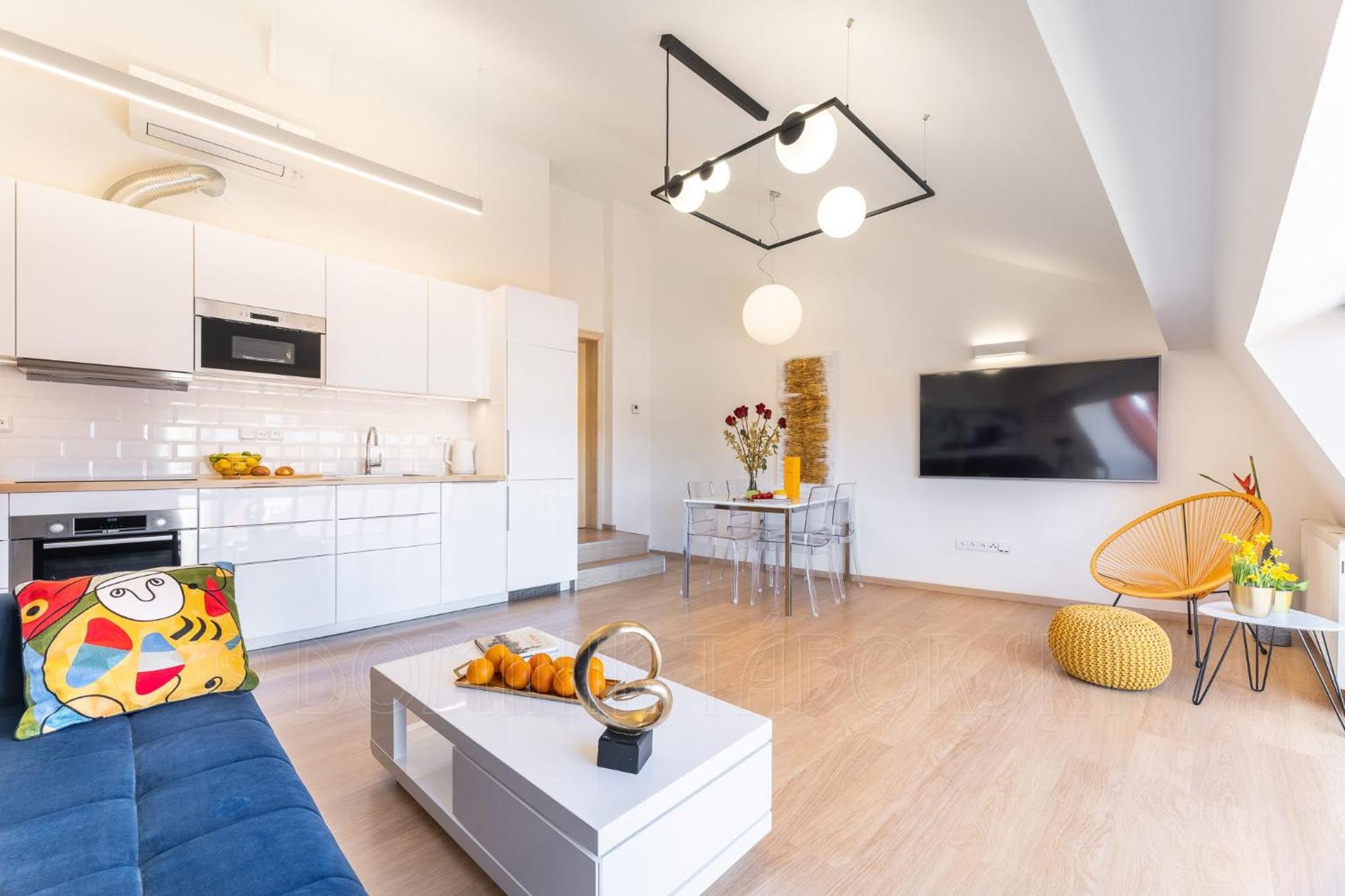 Exclusive Old Town Suites with City Views & AC by EasyBNB Premium